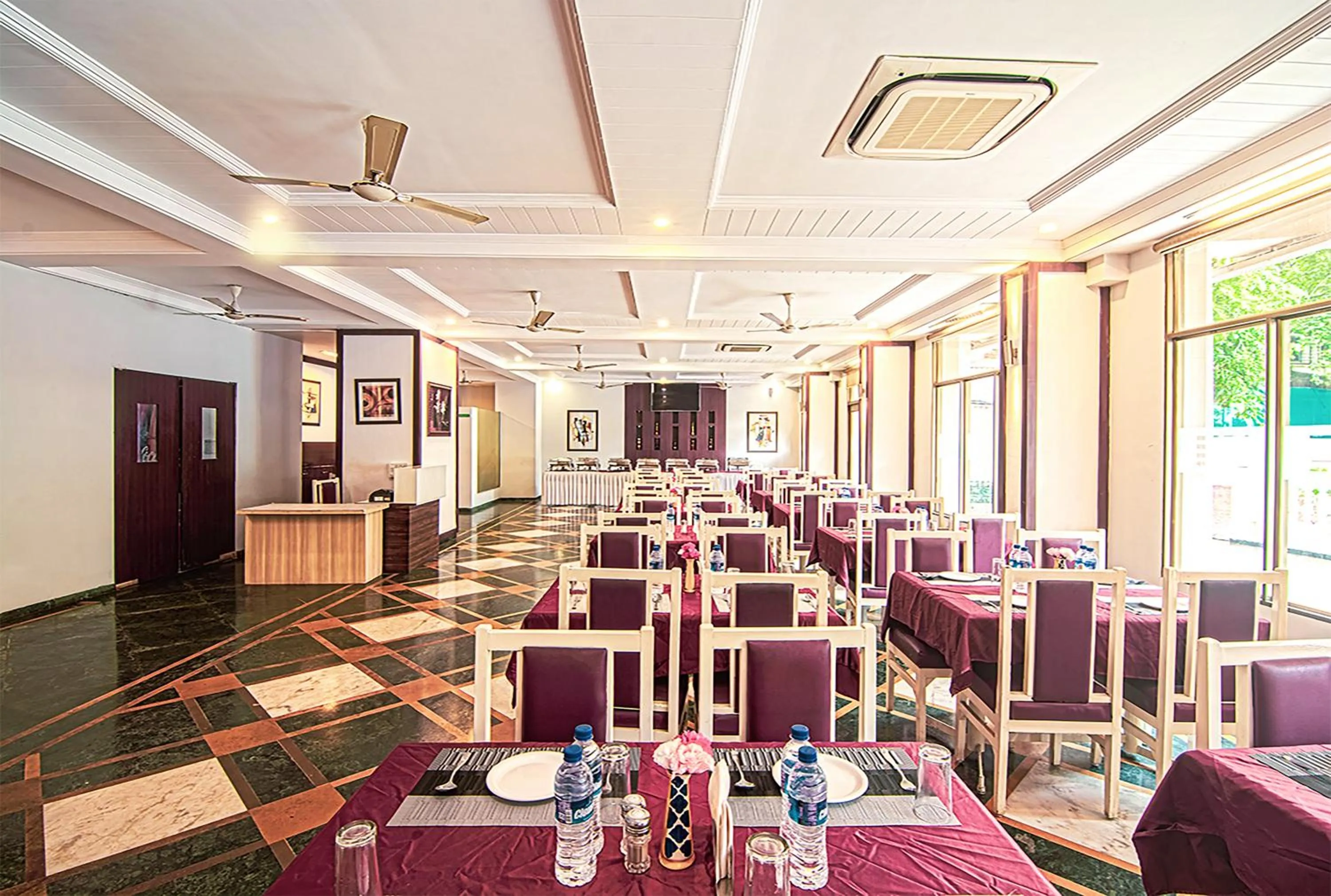 Restaurant/places to eat in Aron Resort Lonavala - Near Old Mumbai Pune Highway