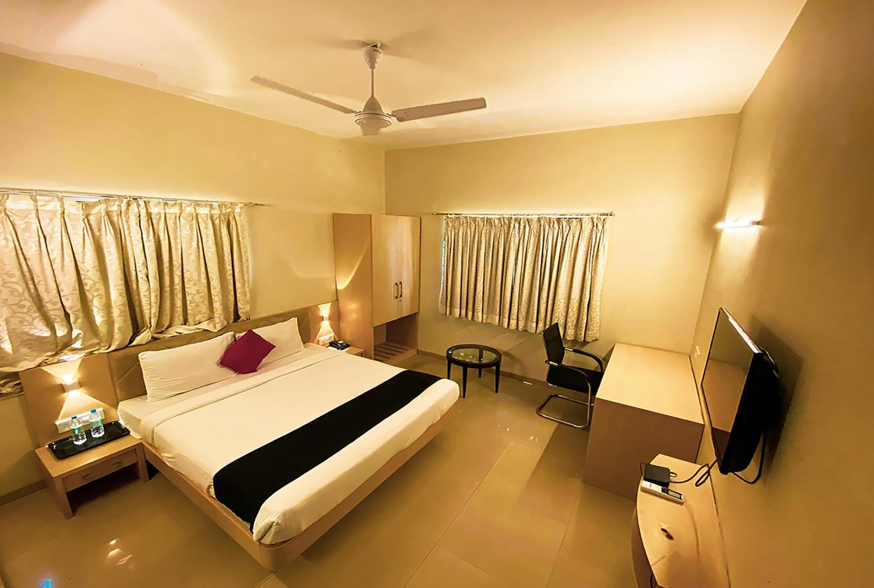 Bed in Aron Resort Lonavala - Near Old Mumbai Pune Highway