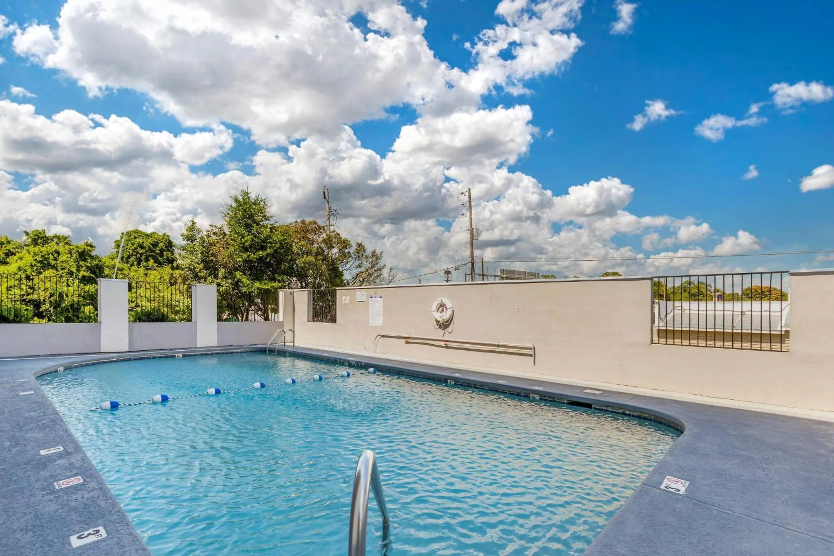 Swimming pool in Quality Inn & Suites Spring Lake - Fayetteville near Fort Bragg