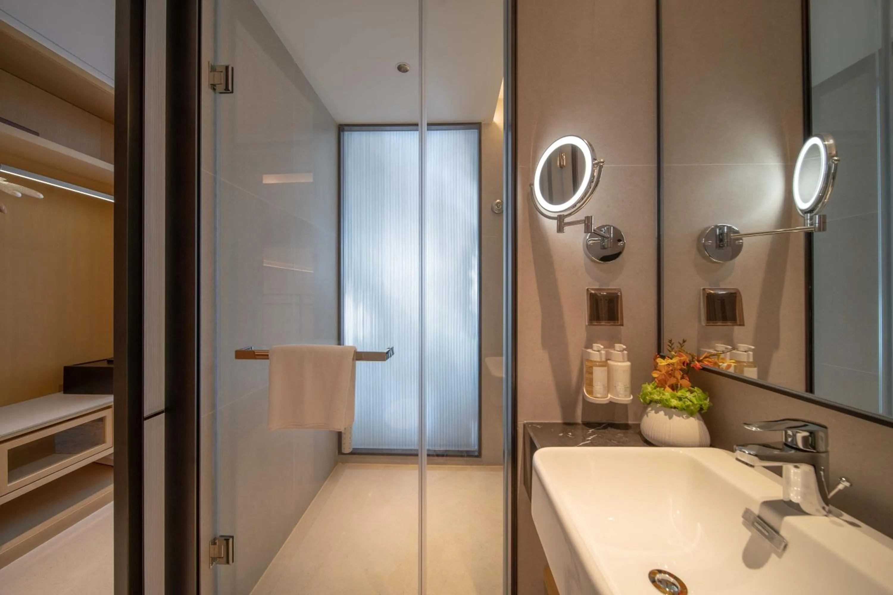 Holiday Inn Qinhuangdao Haigang