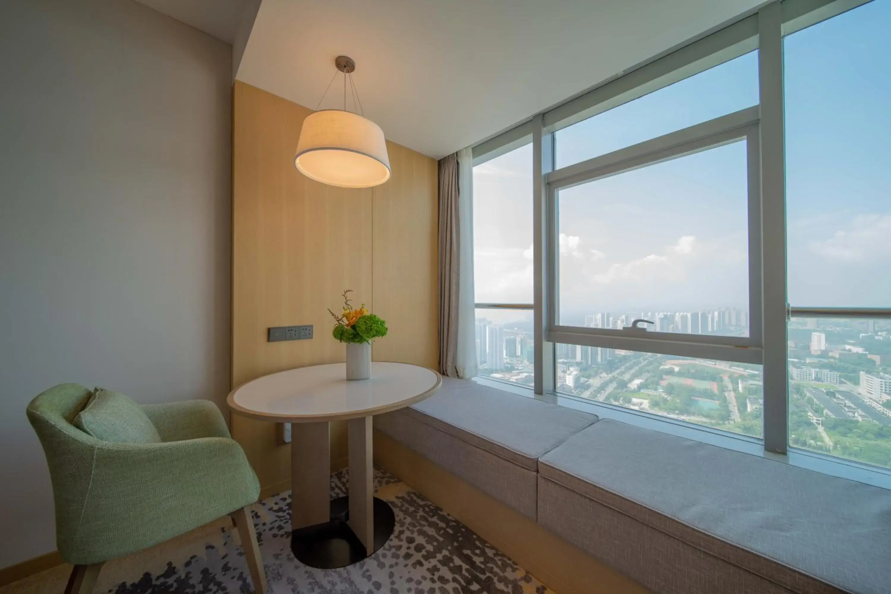 One-Bedroom Suite with Sea View in Holiday Inn Qinhuangdao Haigang One-Bedroom Suite with Sea View in Holiday Inn Qinhuangdao Haigang