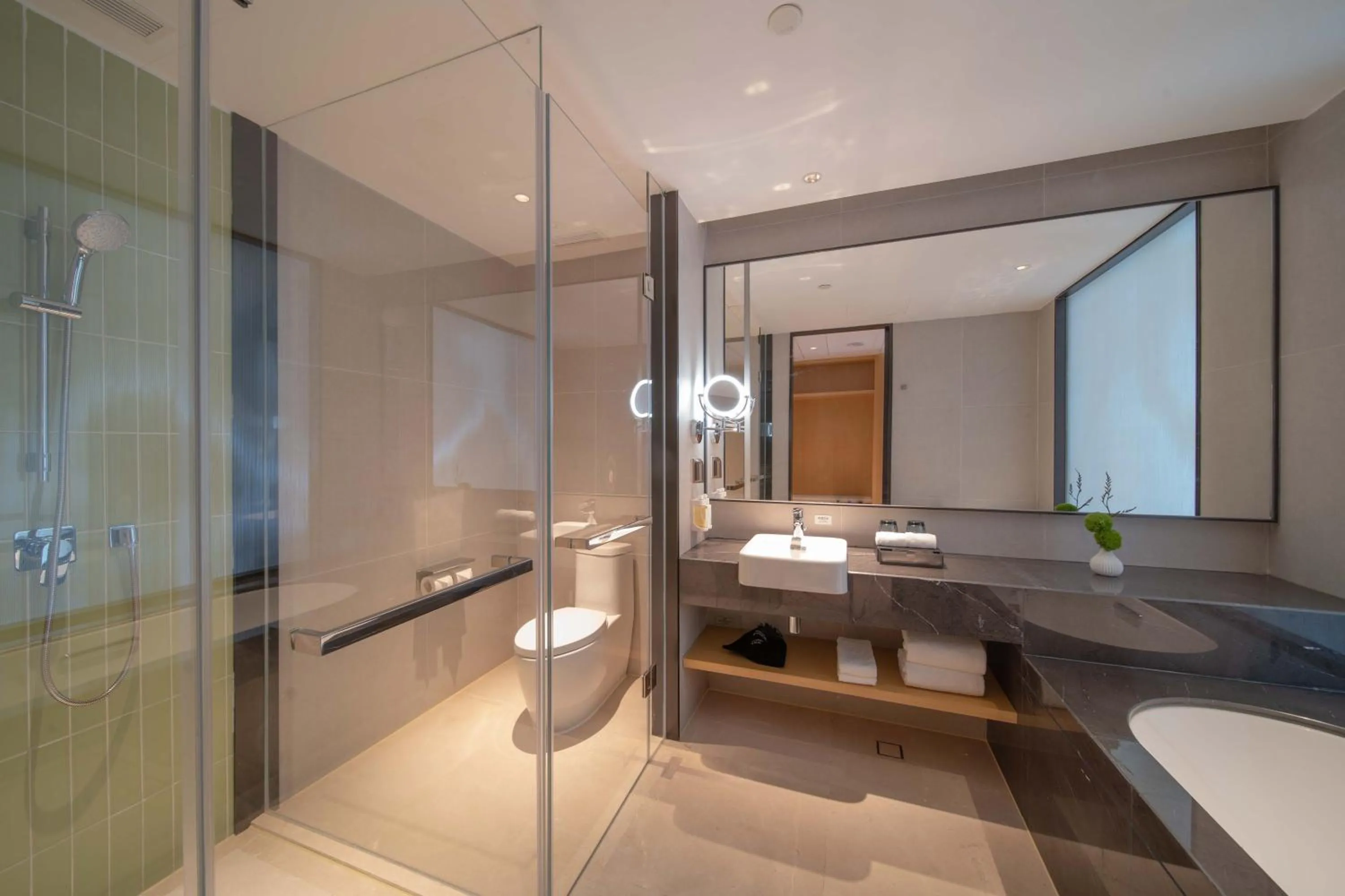 Holiday Inn Qinhuangdao Haigang