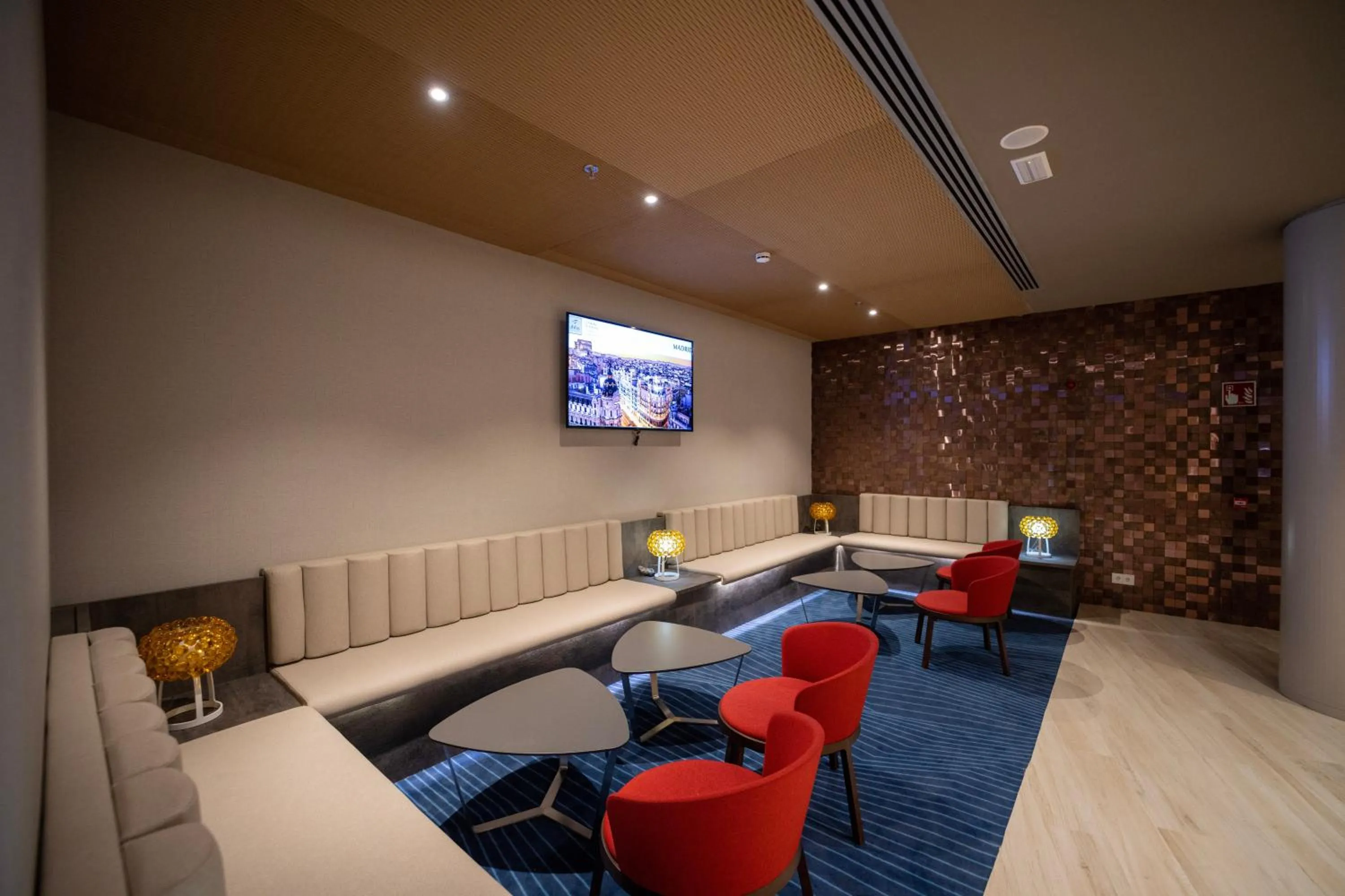 Lounge or bar in abba Sevilla