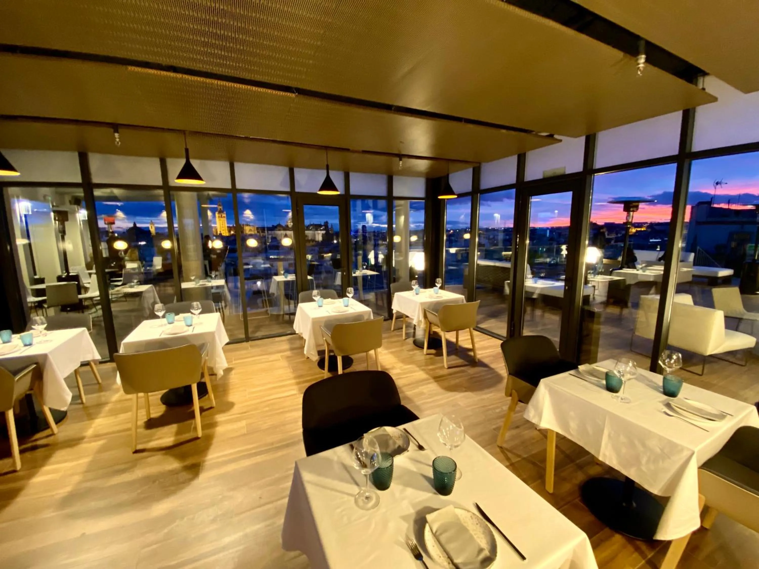 Restaurant/places to eat in abba Sevilla