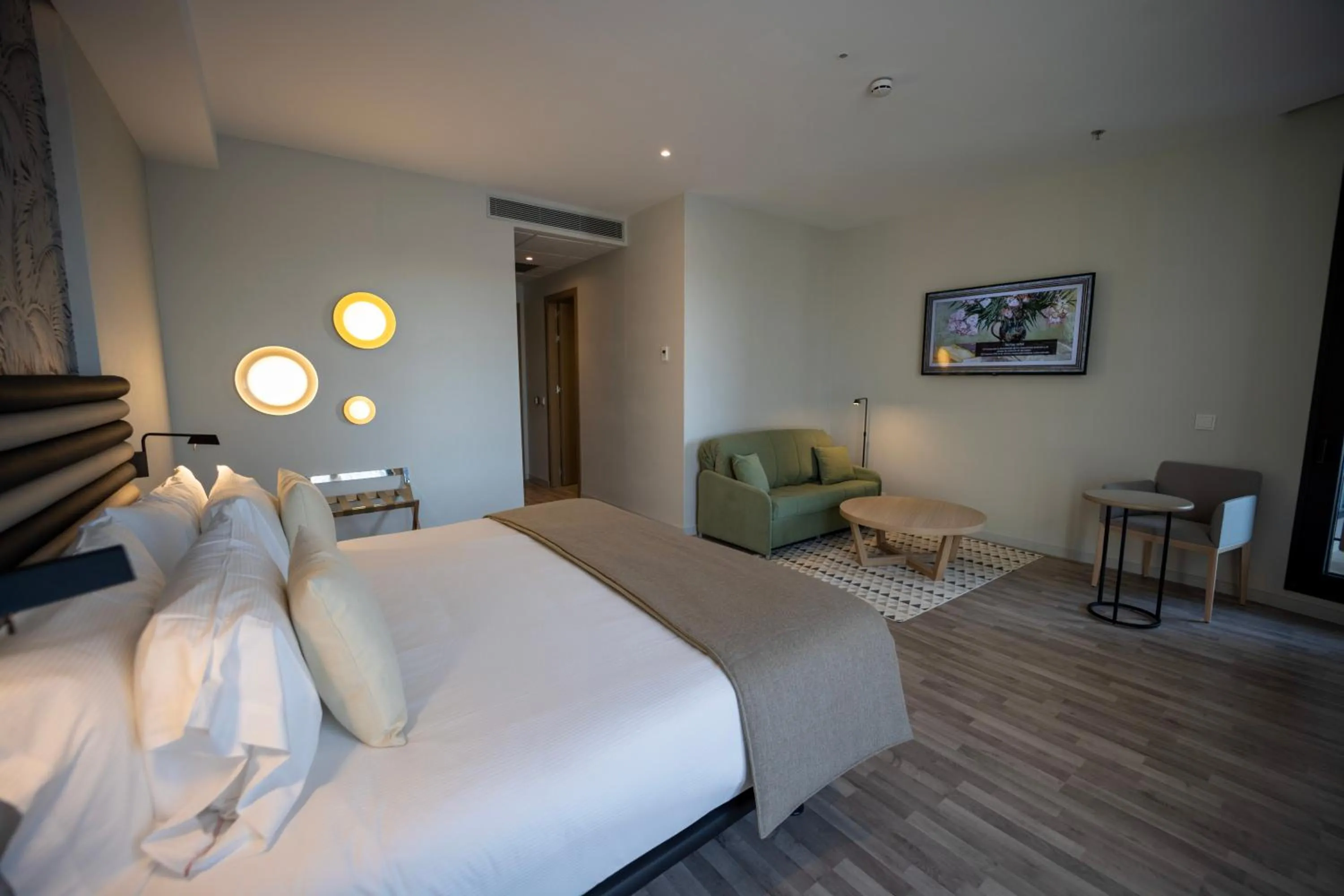 Family Room in abba Sevilla