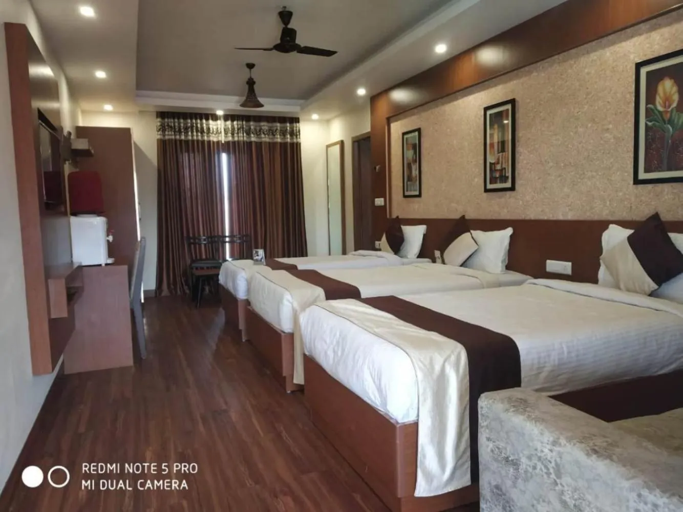 Photo of the whole room, Bed in Hotel Apple Valley