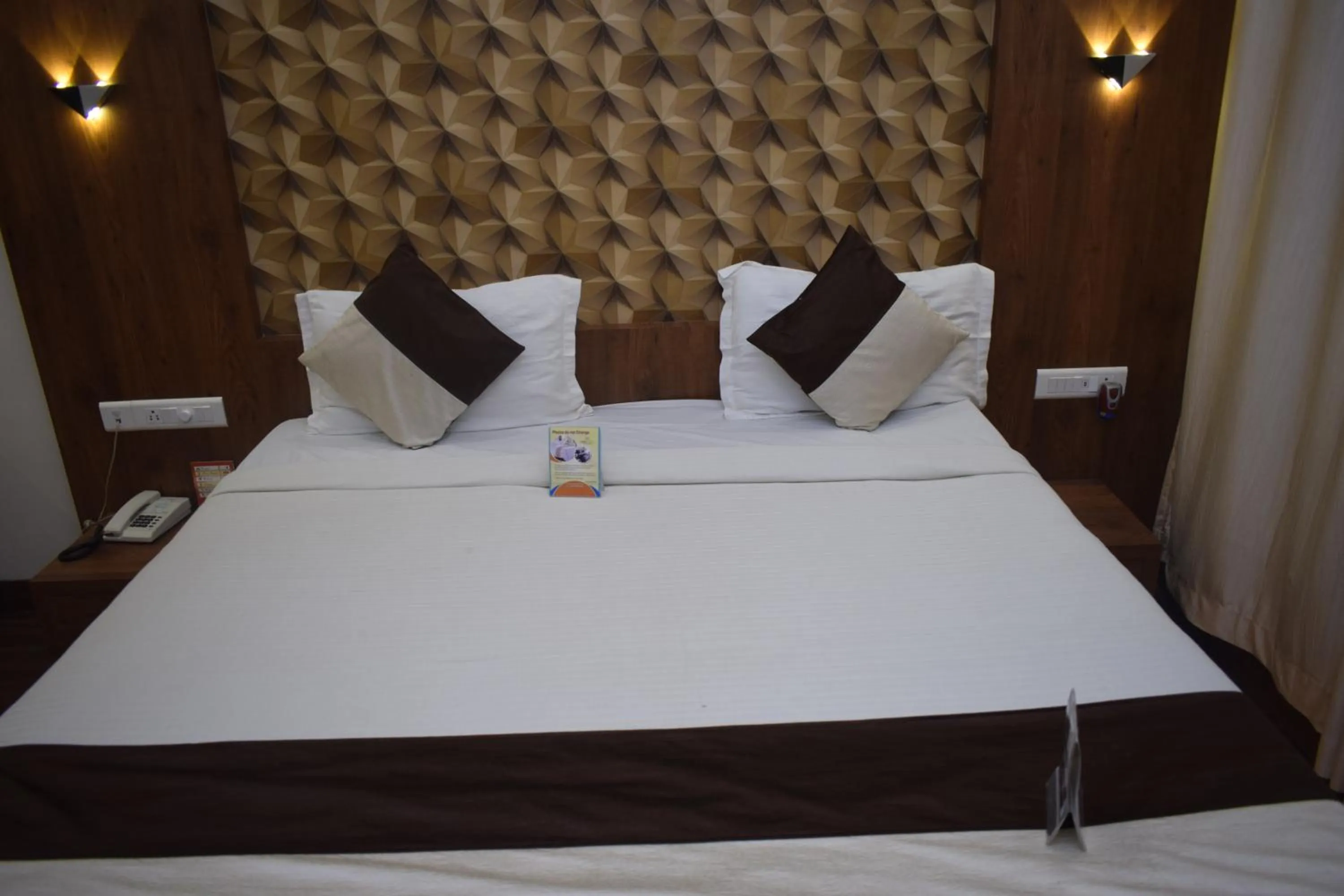 Bedroom, Bed in Hotel Apple Valley