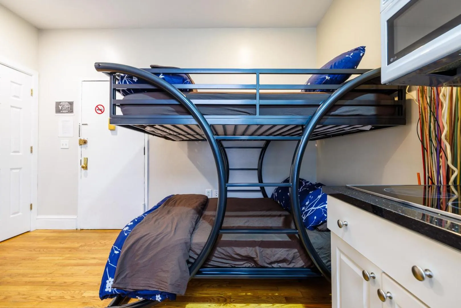 Kitchen or kitchenette, Bed in Studios in New York