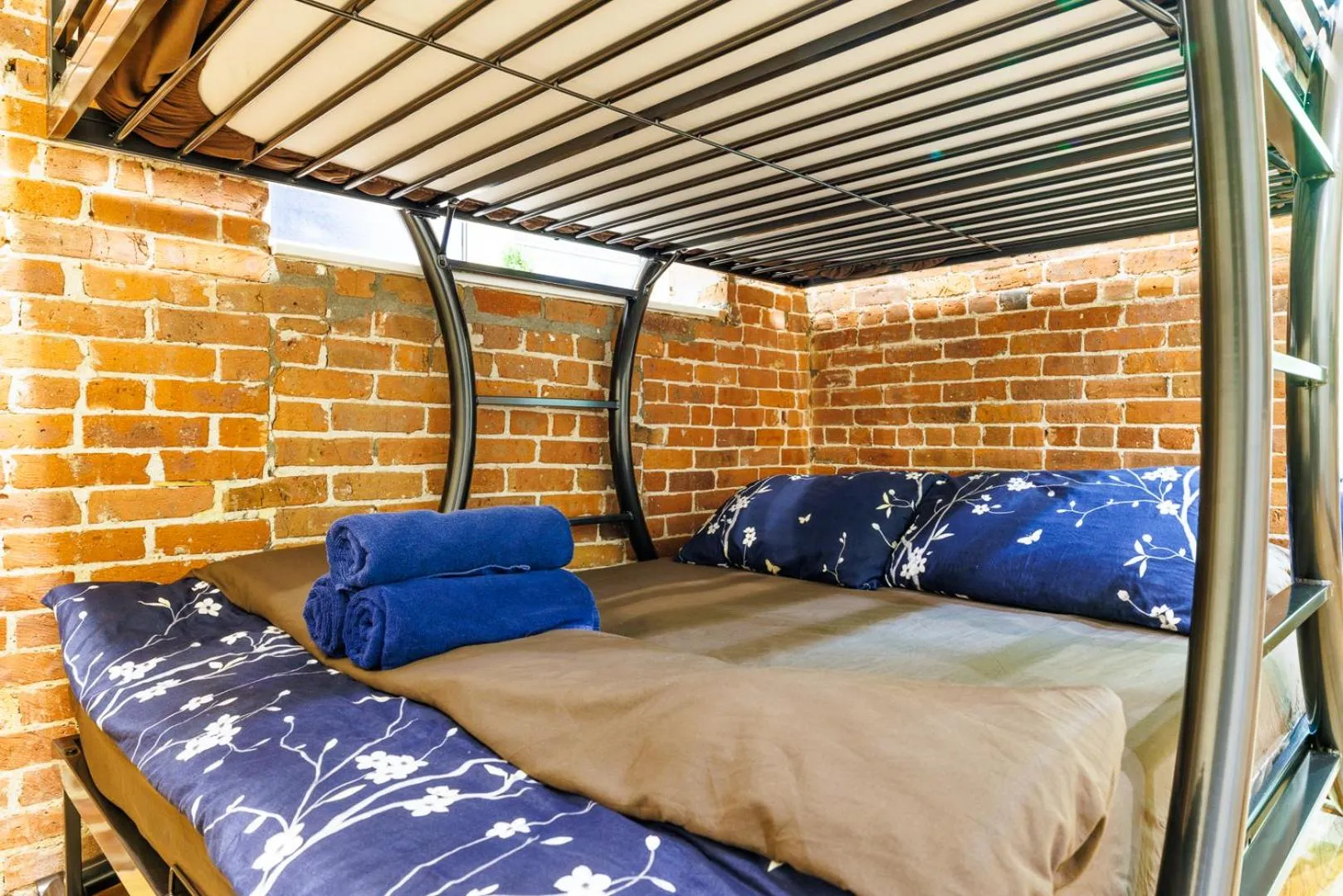 Photo of the whole room, Bed in Studios in New York