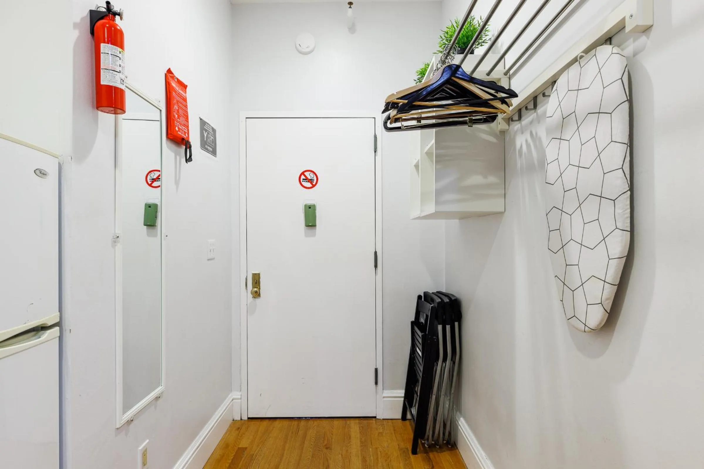 Photo of the whole room in Studios in New York