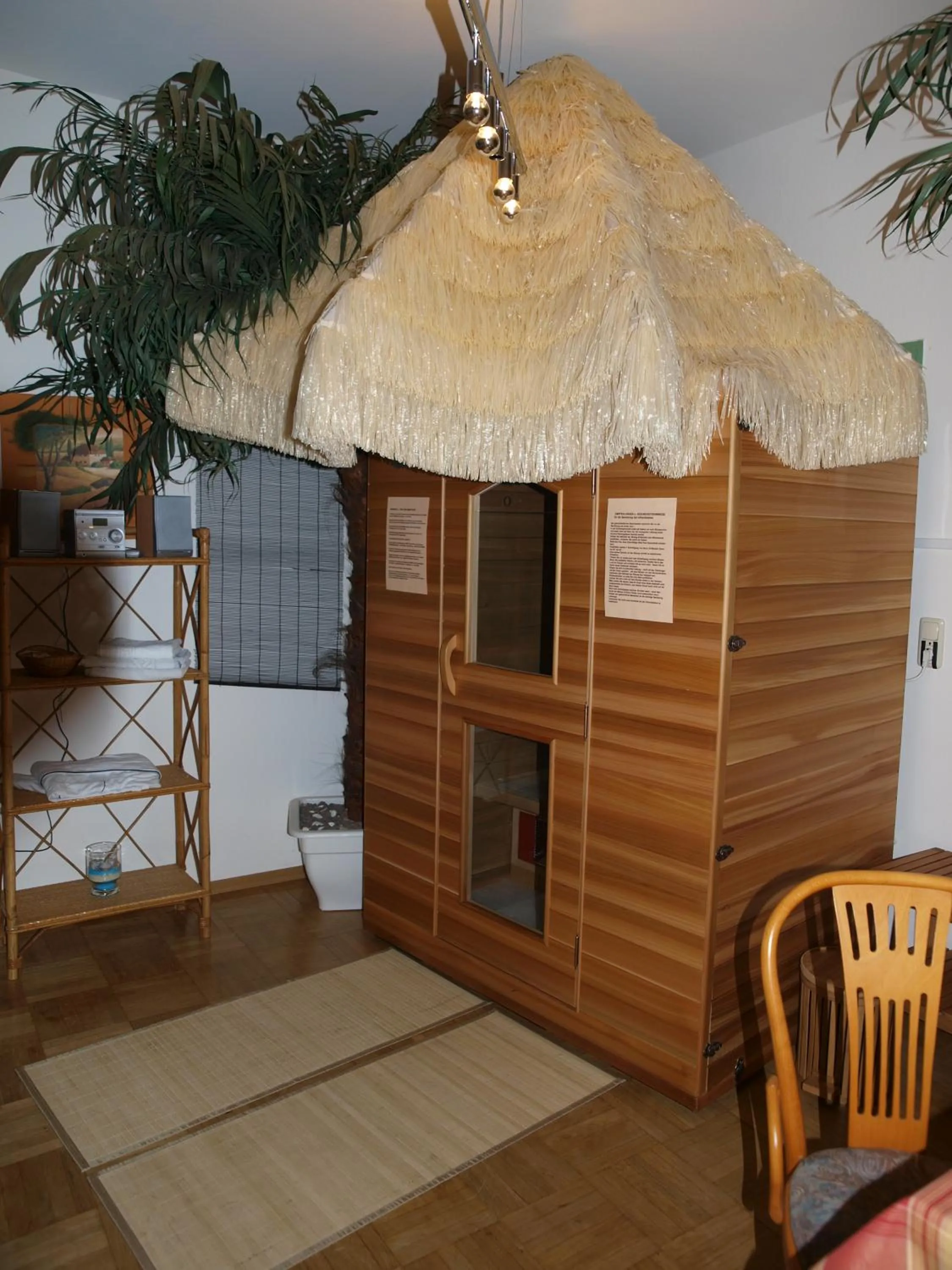 Sauna, Bed in Hotel - Restaurant Kastanienhof Lauingen