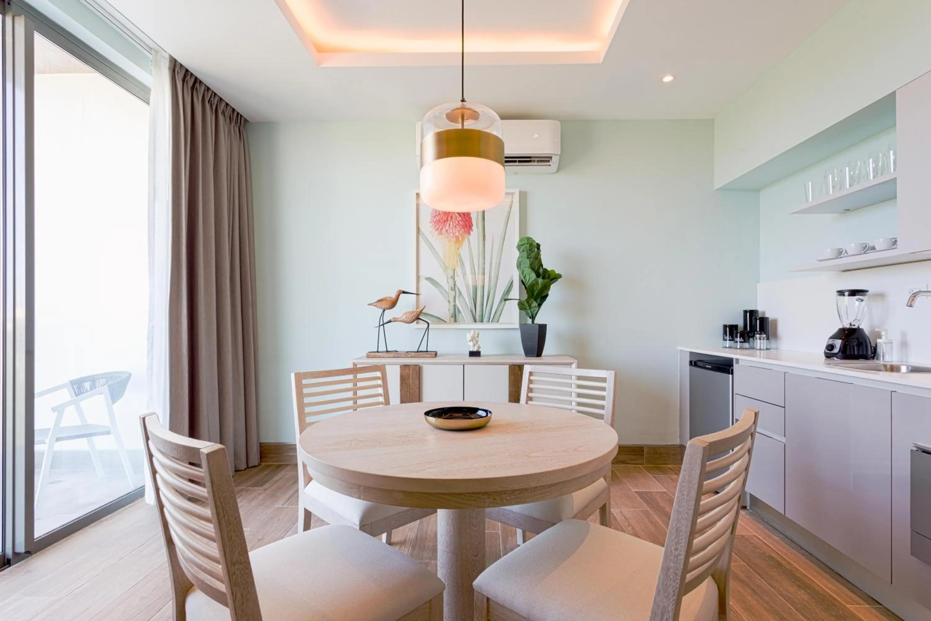 ll Lago at Juanillo Beach