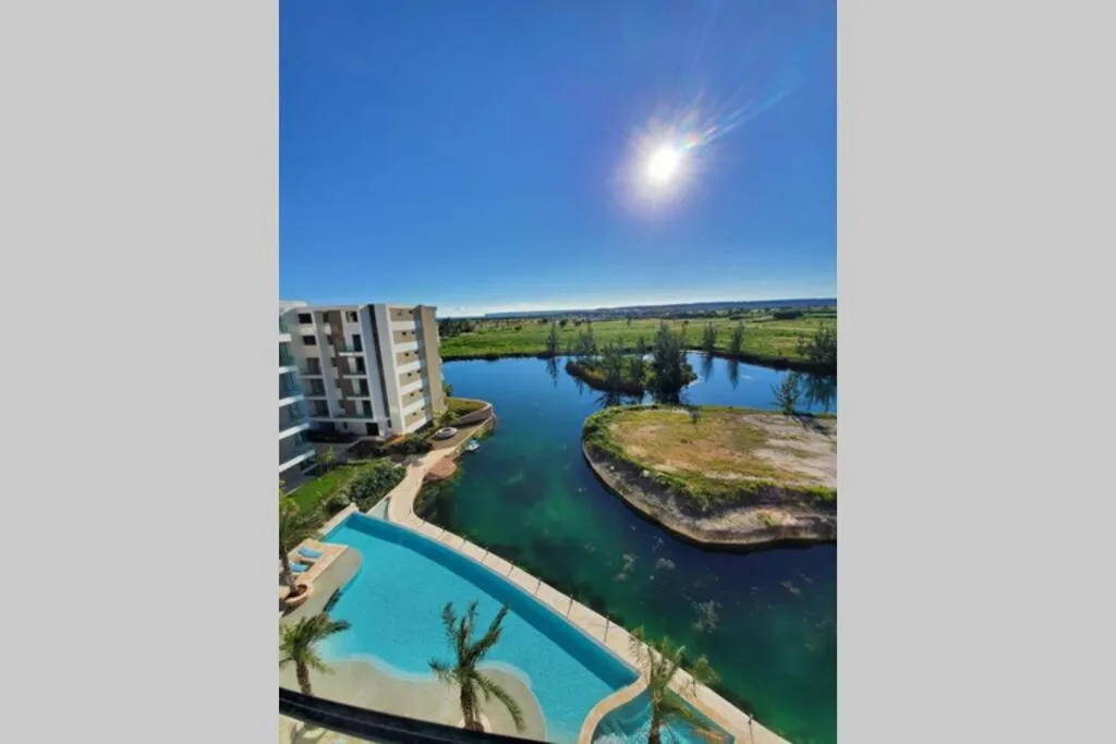 ll Lago at Juanillo Beach