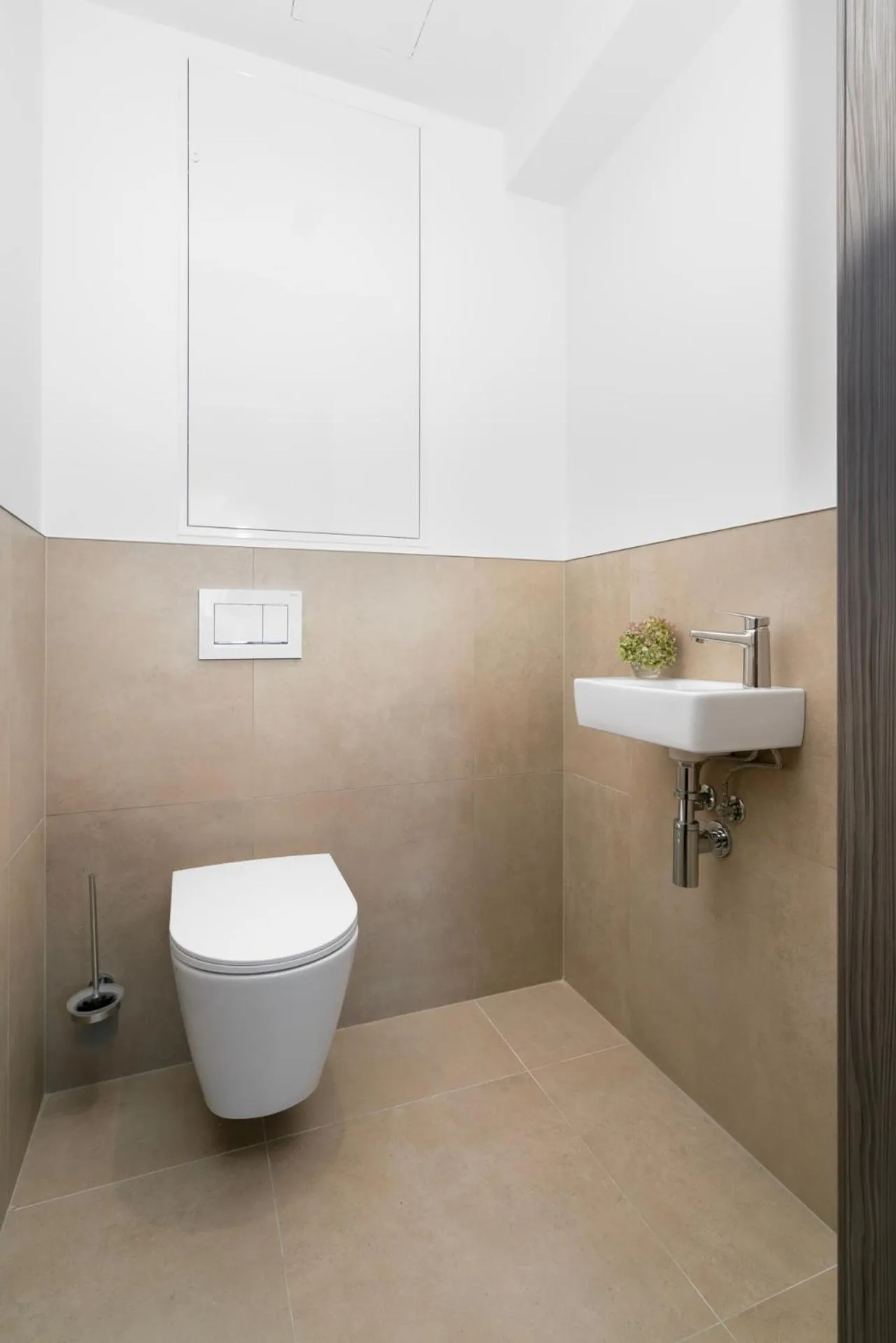 Toilet in Hotel Diana