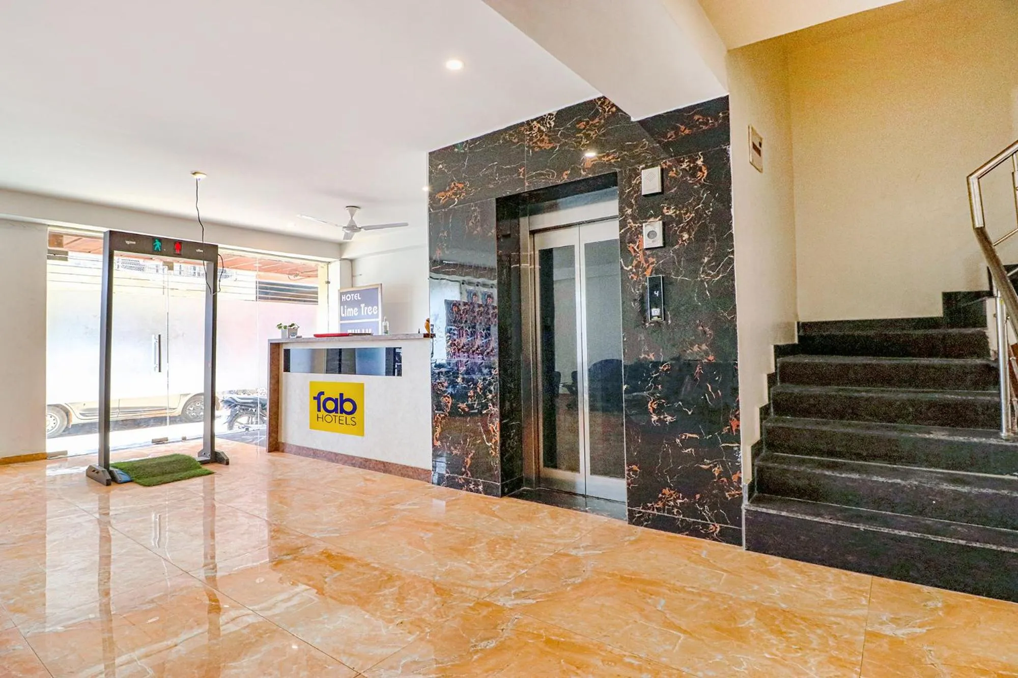 Lobby or reception in FabHotel Lime Tree Near Yashobhoomi Convention Centre