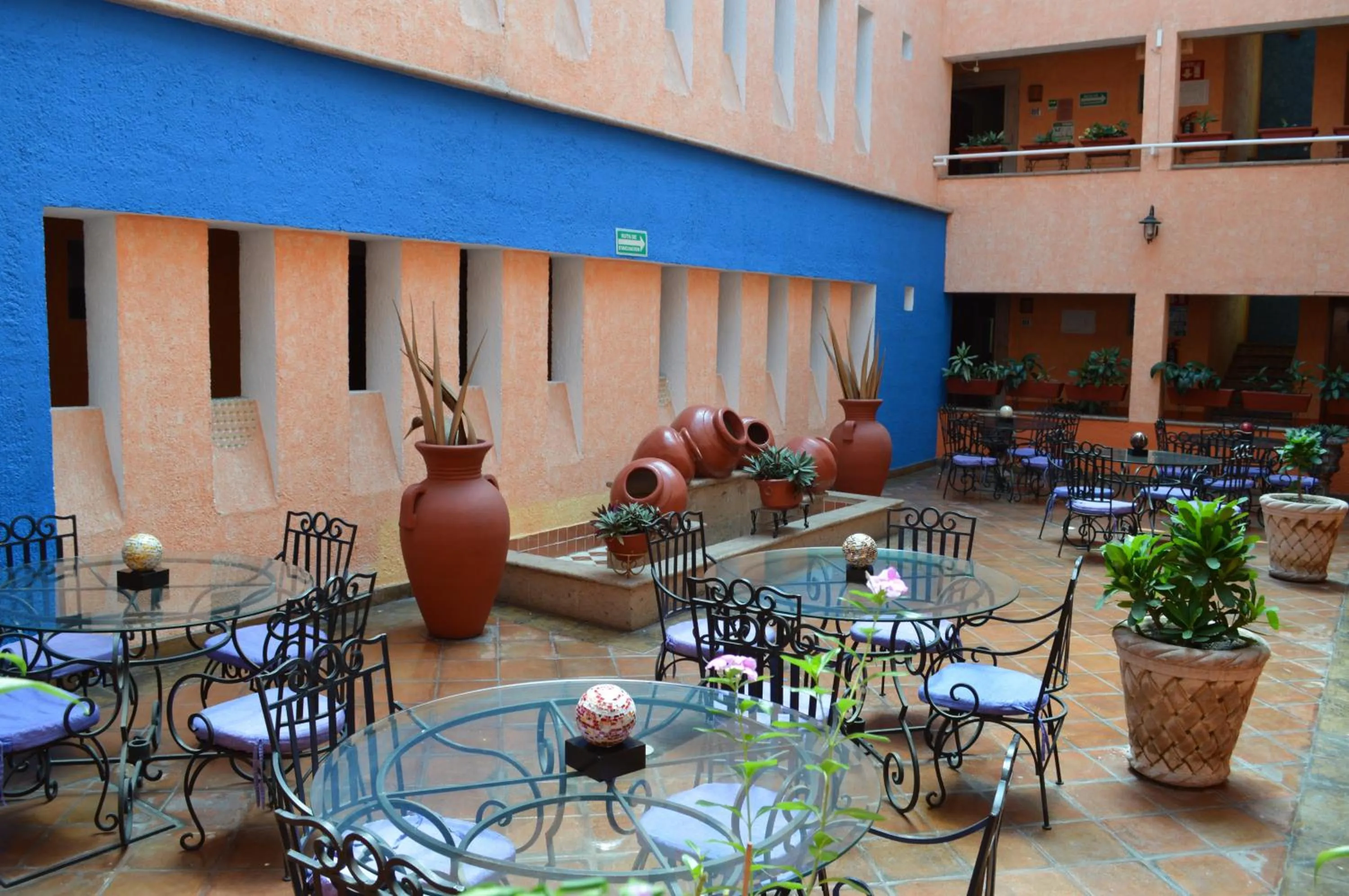 Restaurant/places to eat in Hotel La Rienda Mision Tequillan