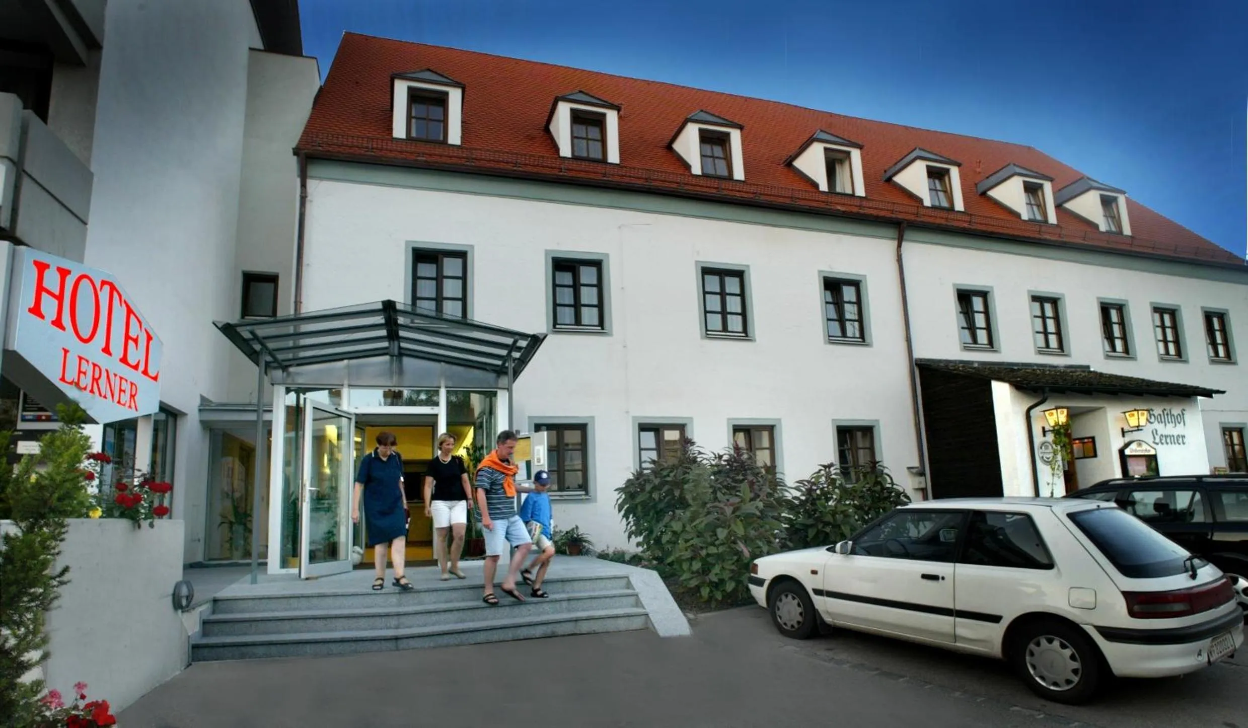 Facade/entrance in Gasthof Lerner