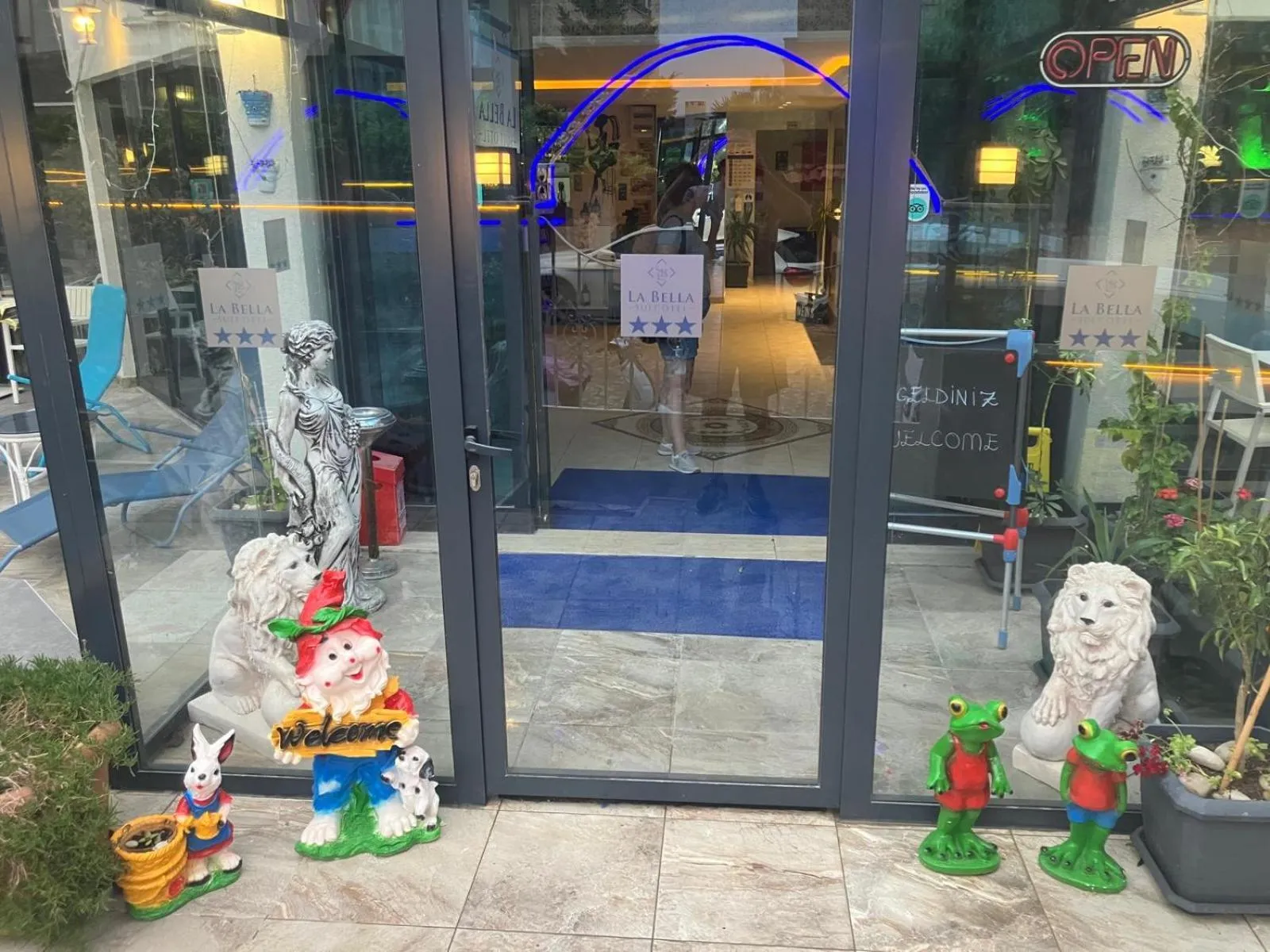 Facade/entrance in La Bella Suit Otel