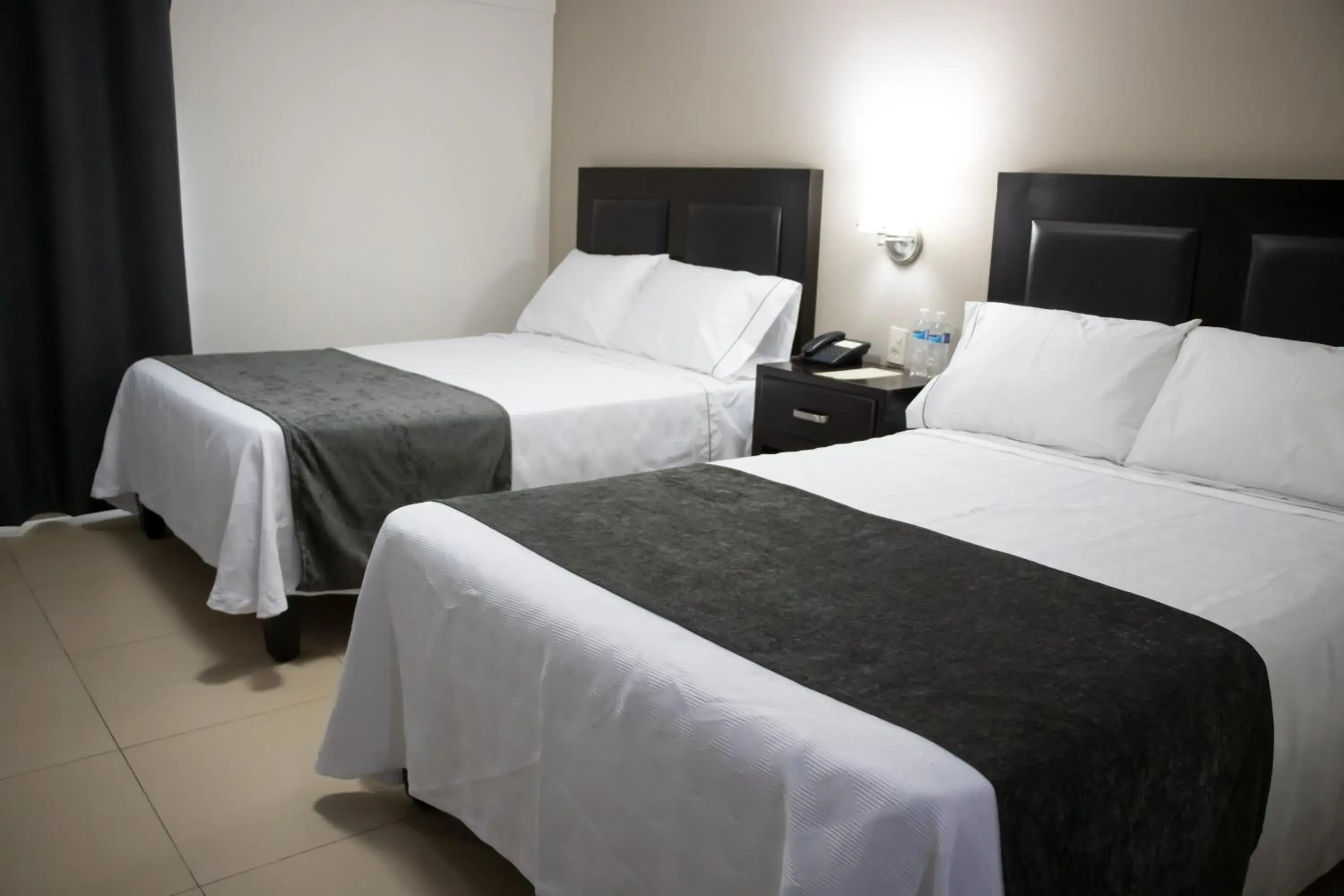 Standard Double Room with Two Double Beds in Hotel Las Pergolas Standard Double Room with Two Double Beds in Hotel Las Pergolas