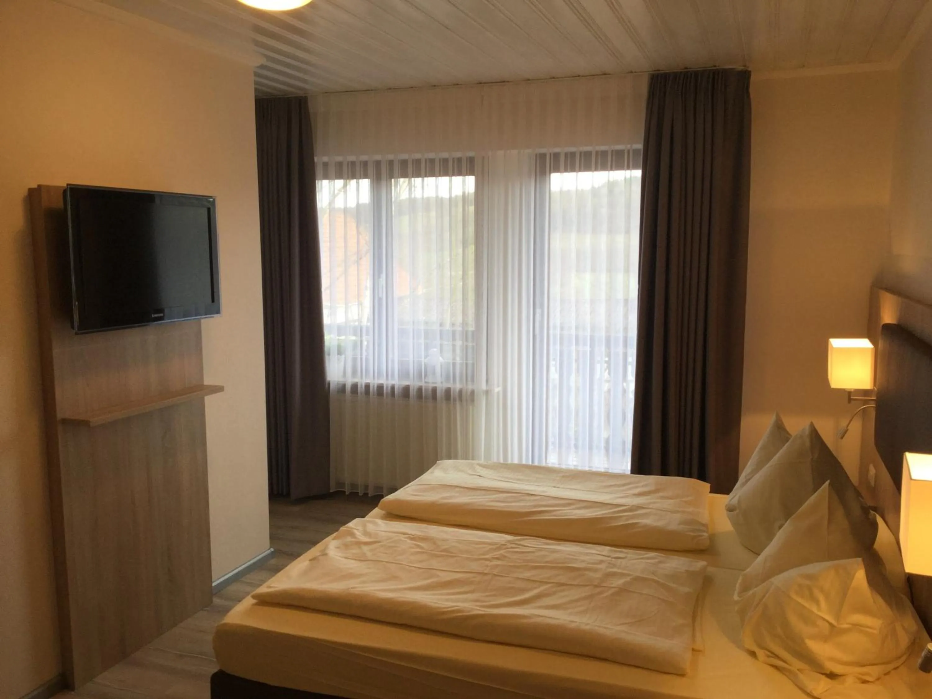 Bed in Landgasthof & Hotel Jossatal