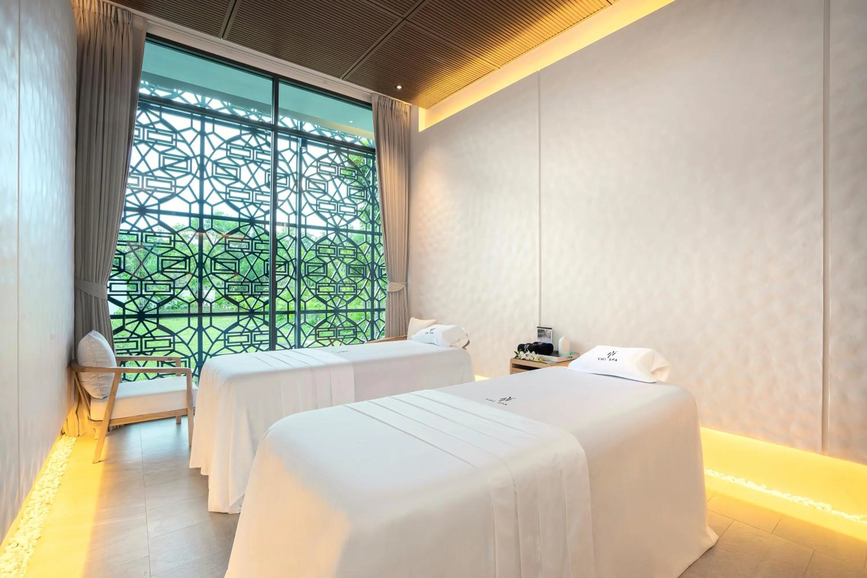 Massage, Bed in Meliá Phuket Mai Khao