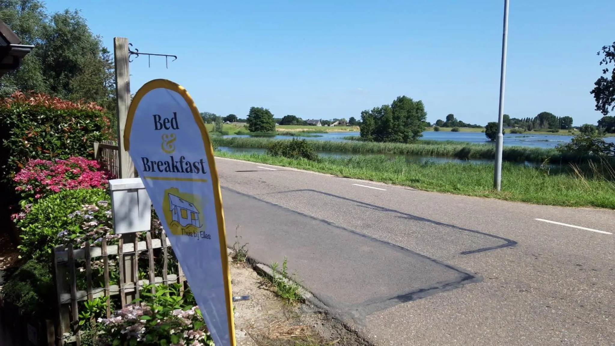 View (from property/room) in Thuis bij Elles