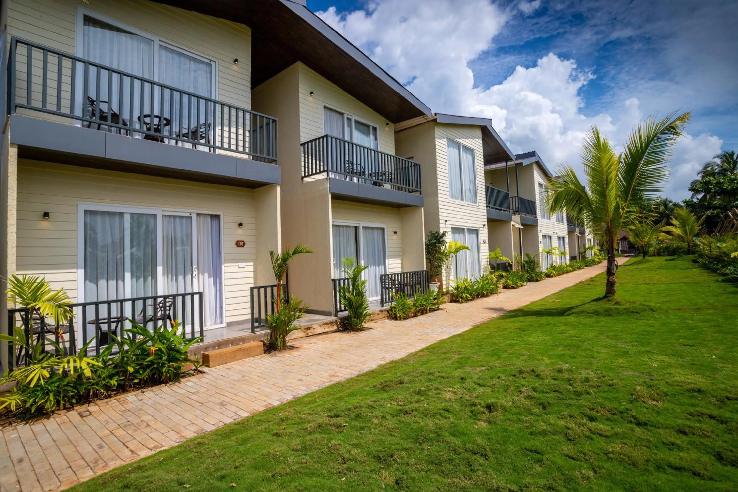 Property building in Sibaya Beach Resort, Morjim