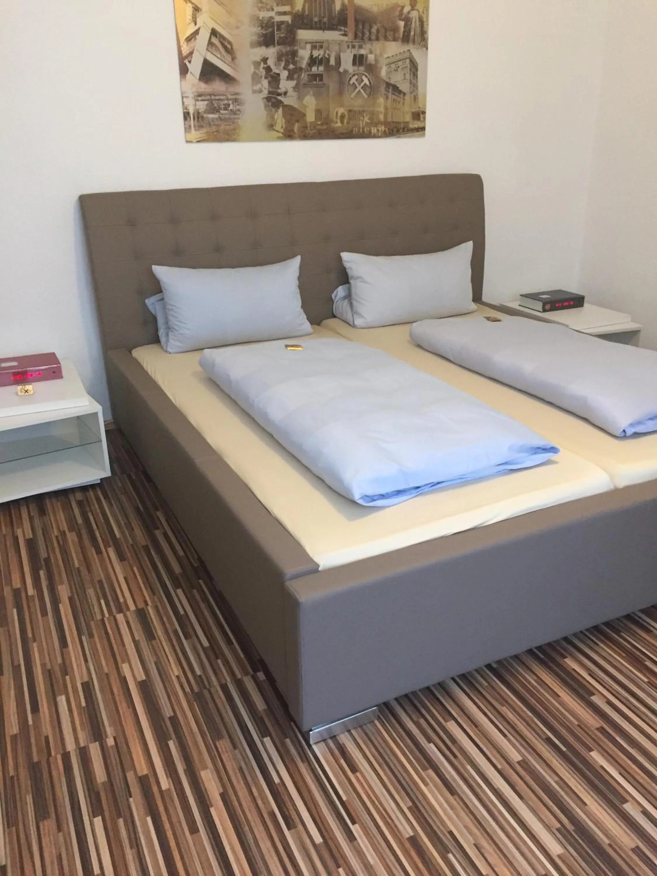 Photo of the whole room, Bed in Hotel Aleo