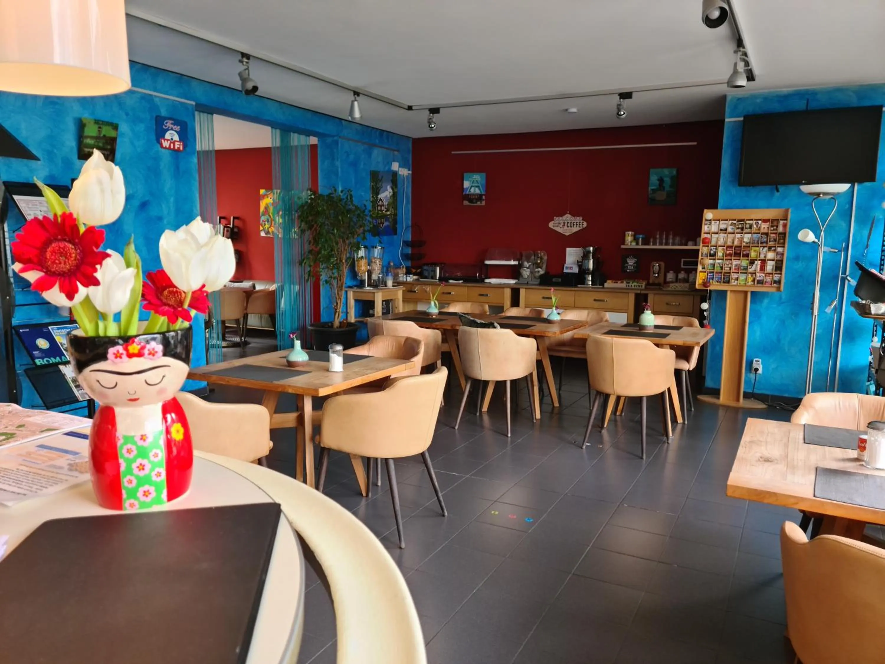 Restaurant/places to eat in Hotel Aleo