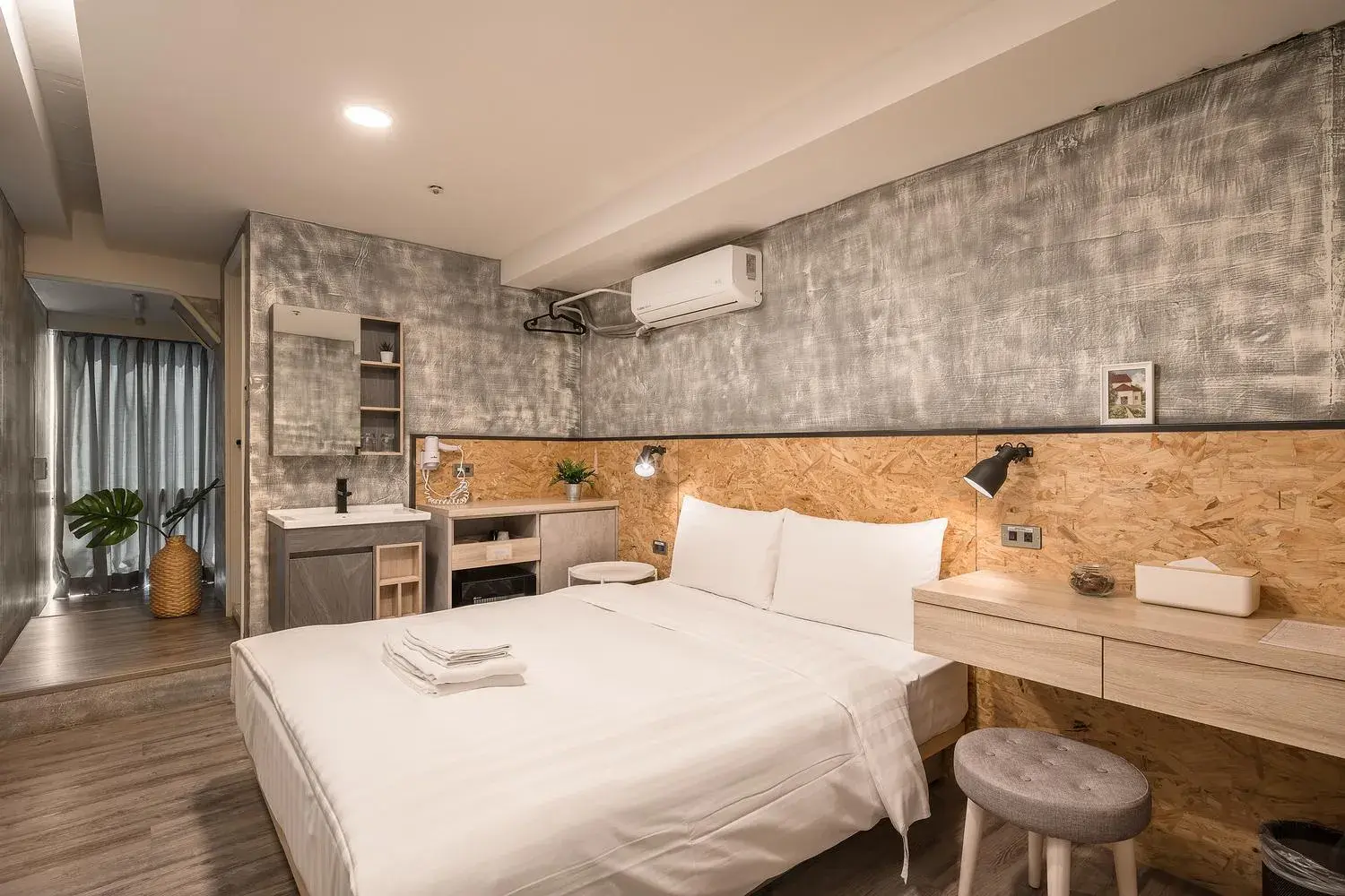 Double Room with City View in Tainanwow Double Room with City View in Tainanwow