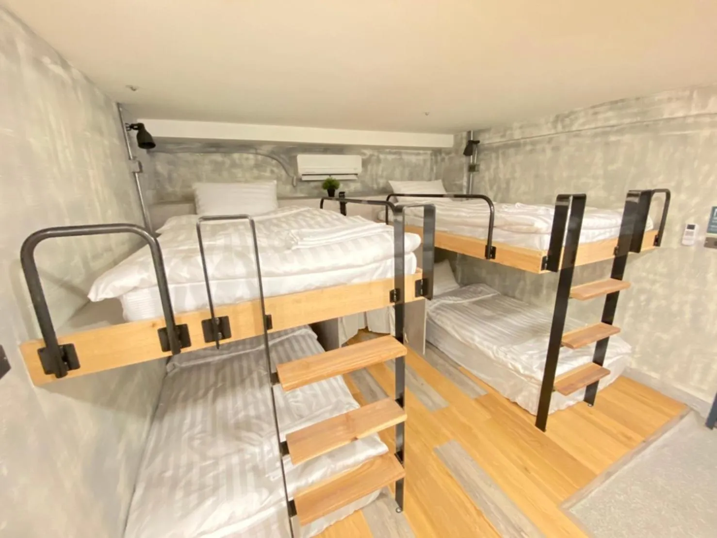 bunk bed, Bed in Tainanwow