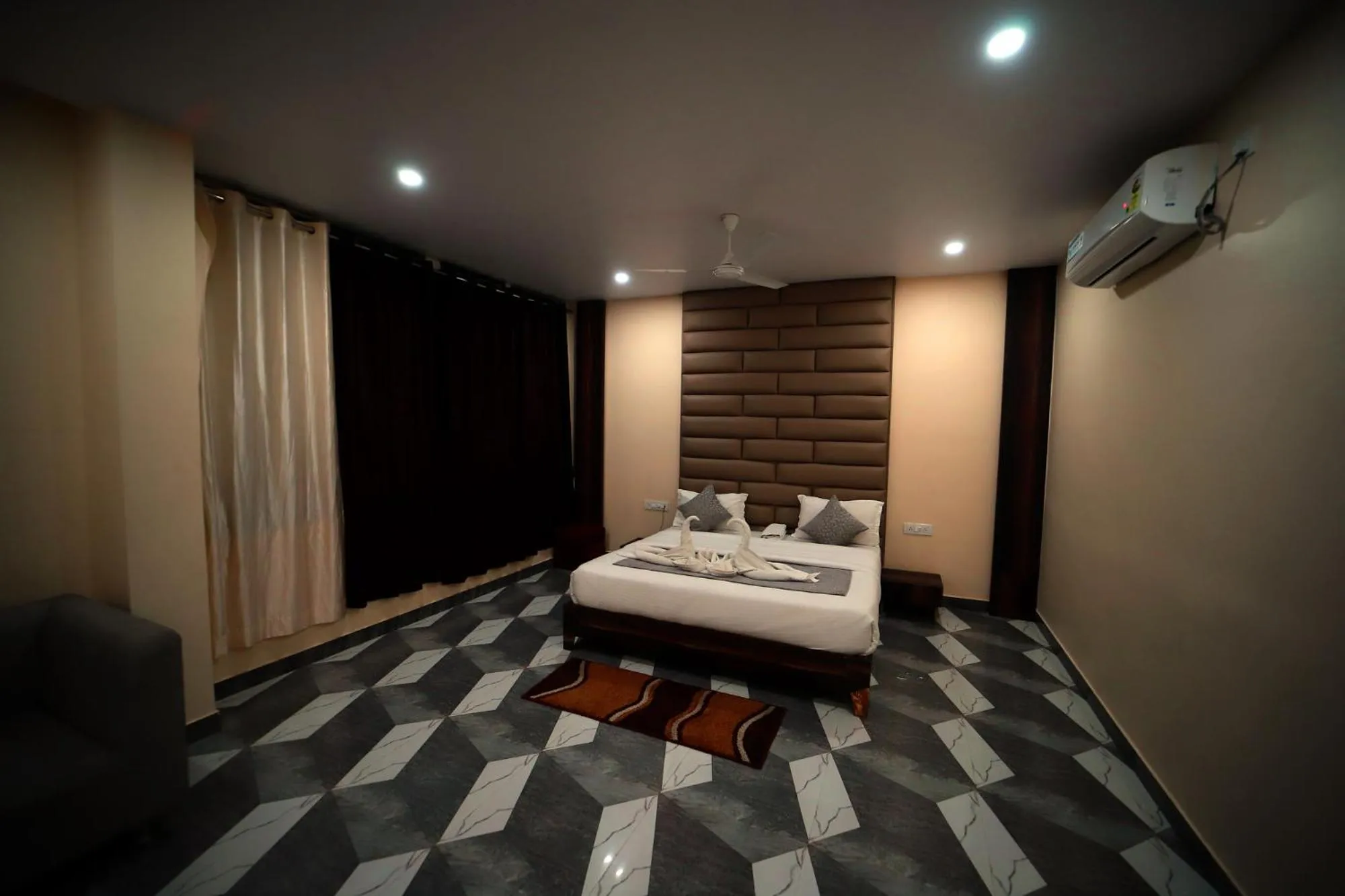 Bed in The Grand Jabalpur