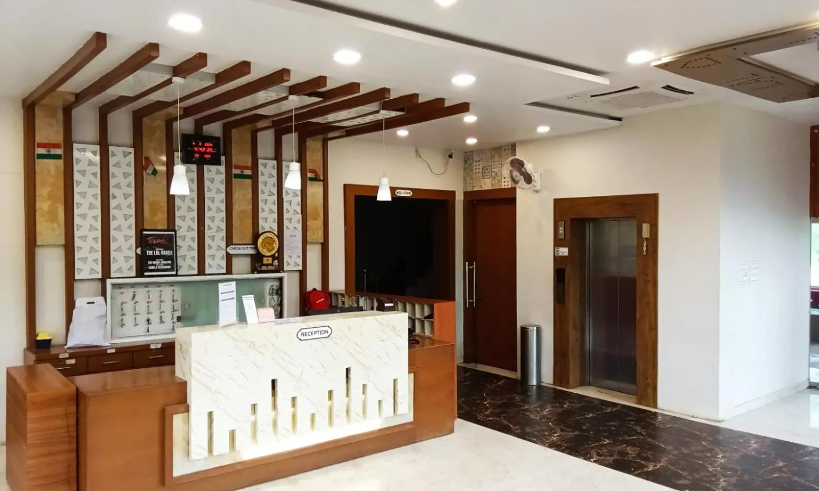 Lobby or reception in The Grand Jabalpur