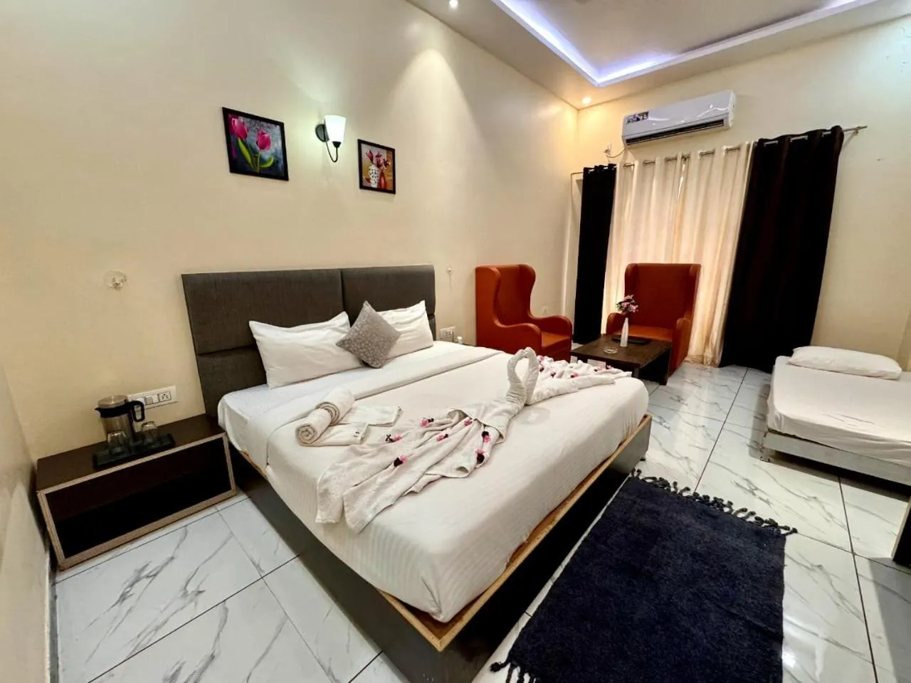 Bed in The Grand Jabalpur