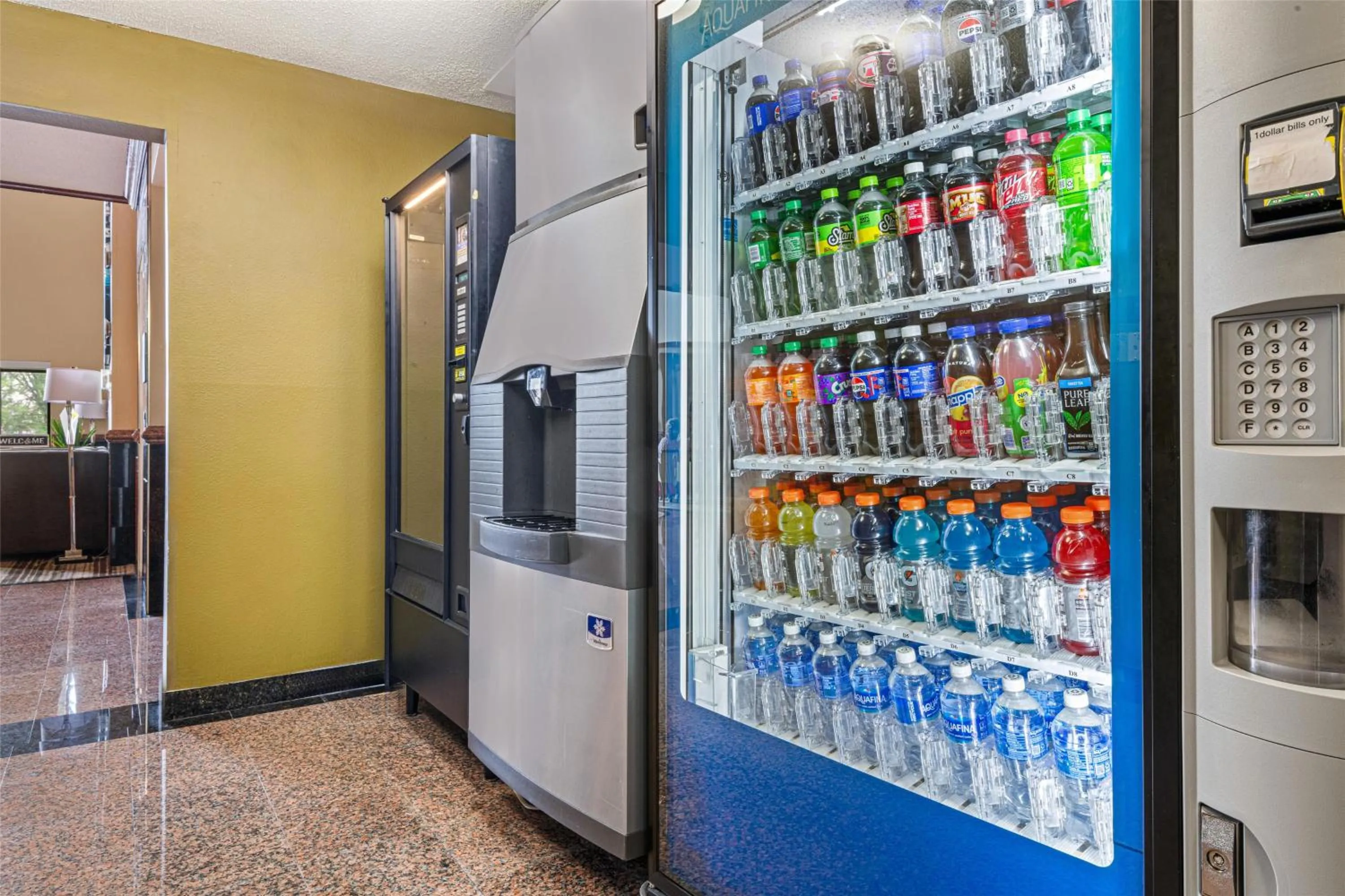 Property building in Best Western Providence Warwick Airport Inn