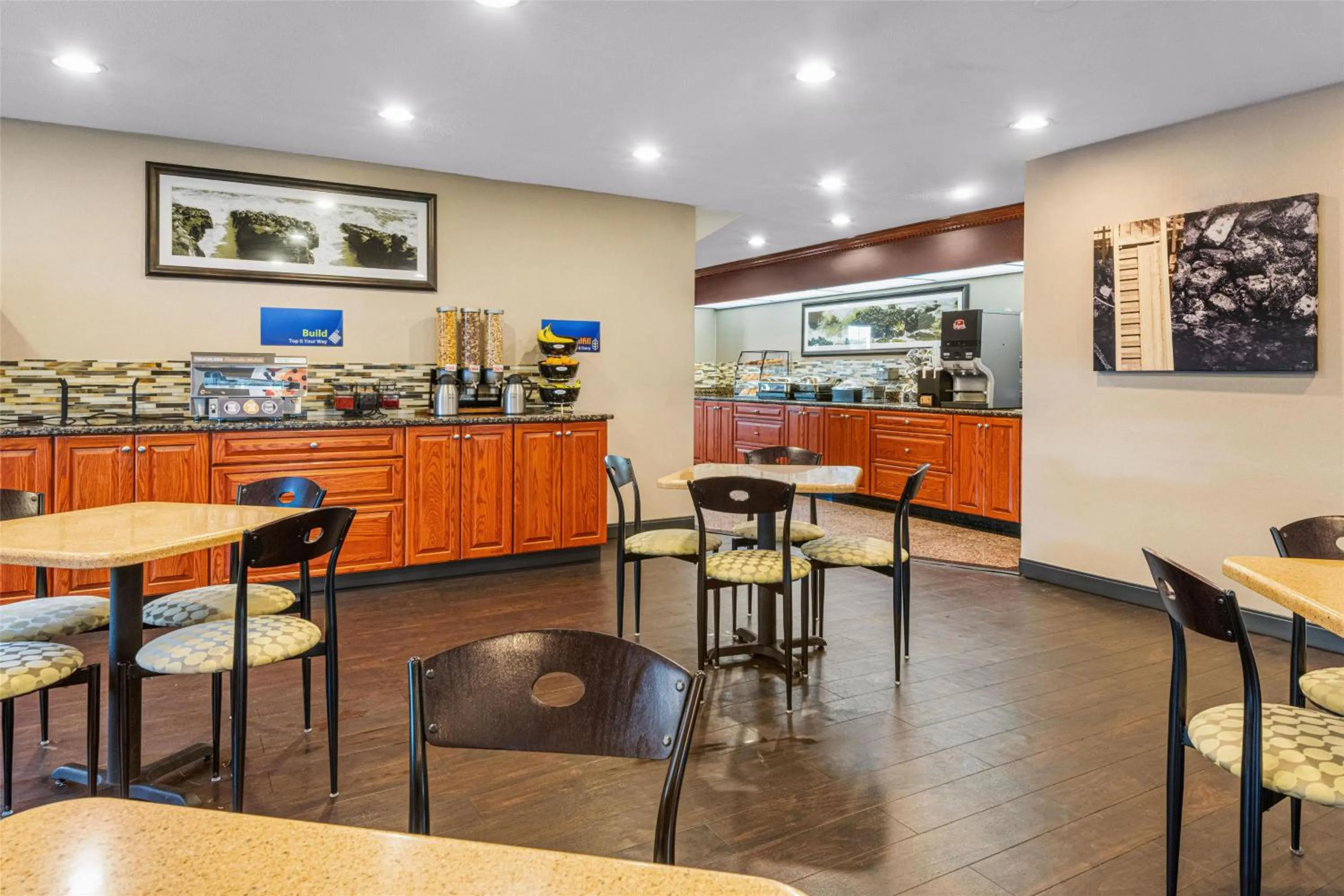 Breakfast in Best Western Providence Warwick Airport Inn