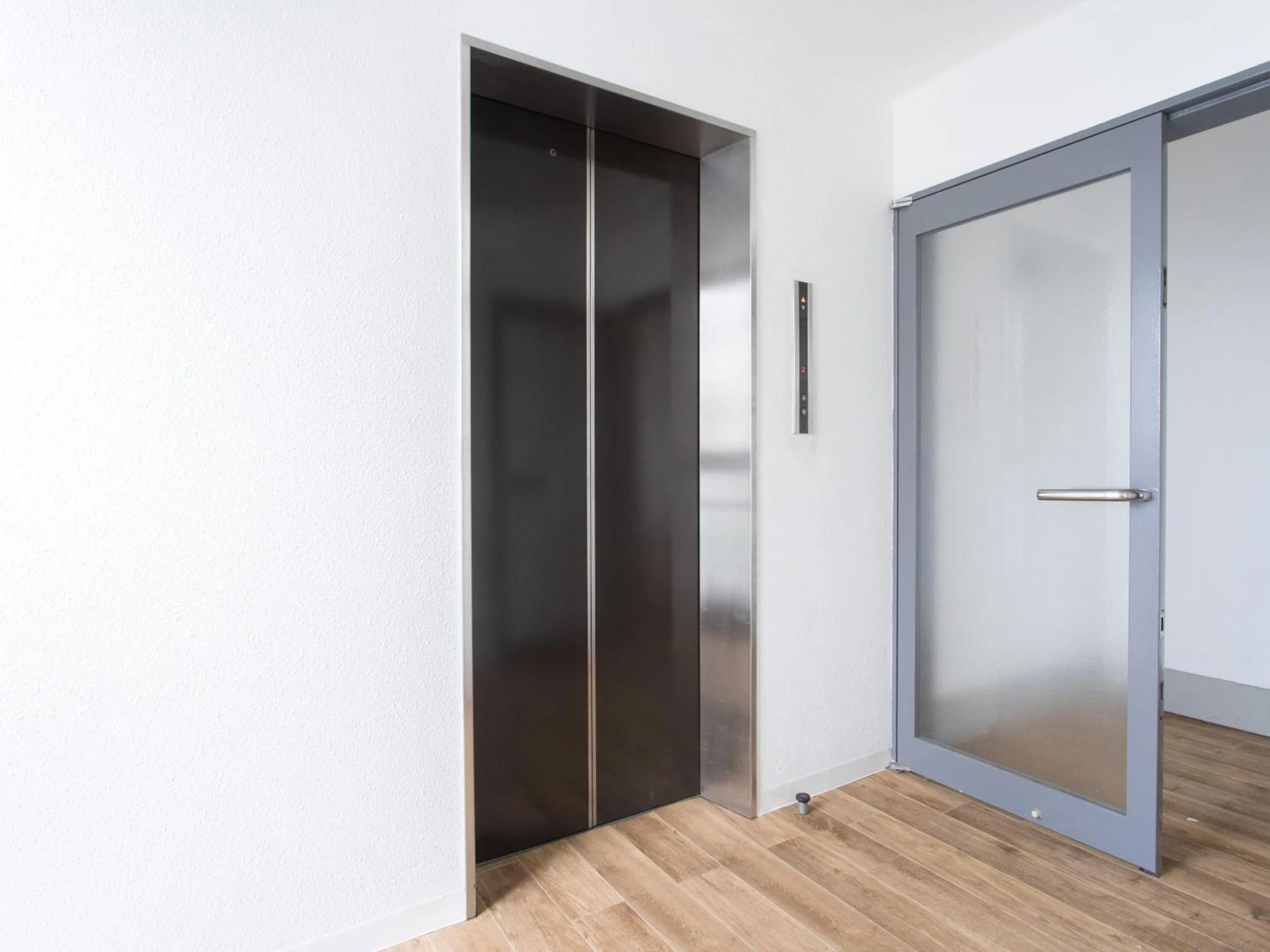 elevator in Reality Hakata 2