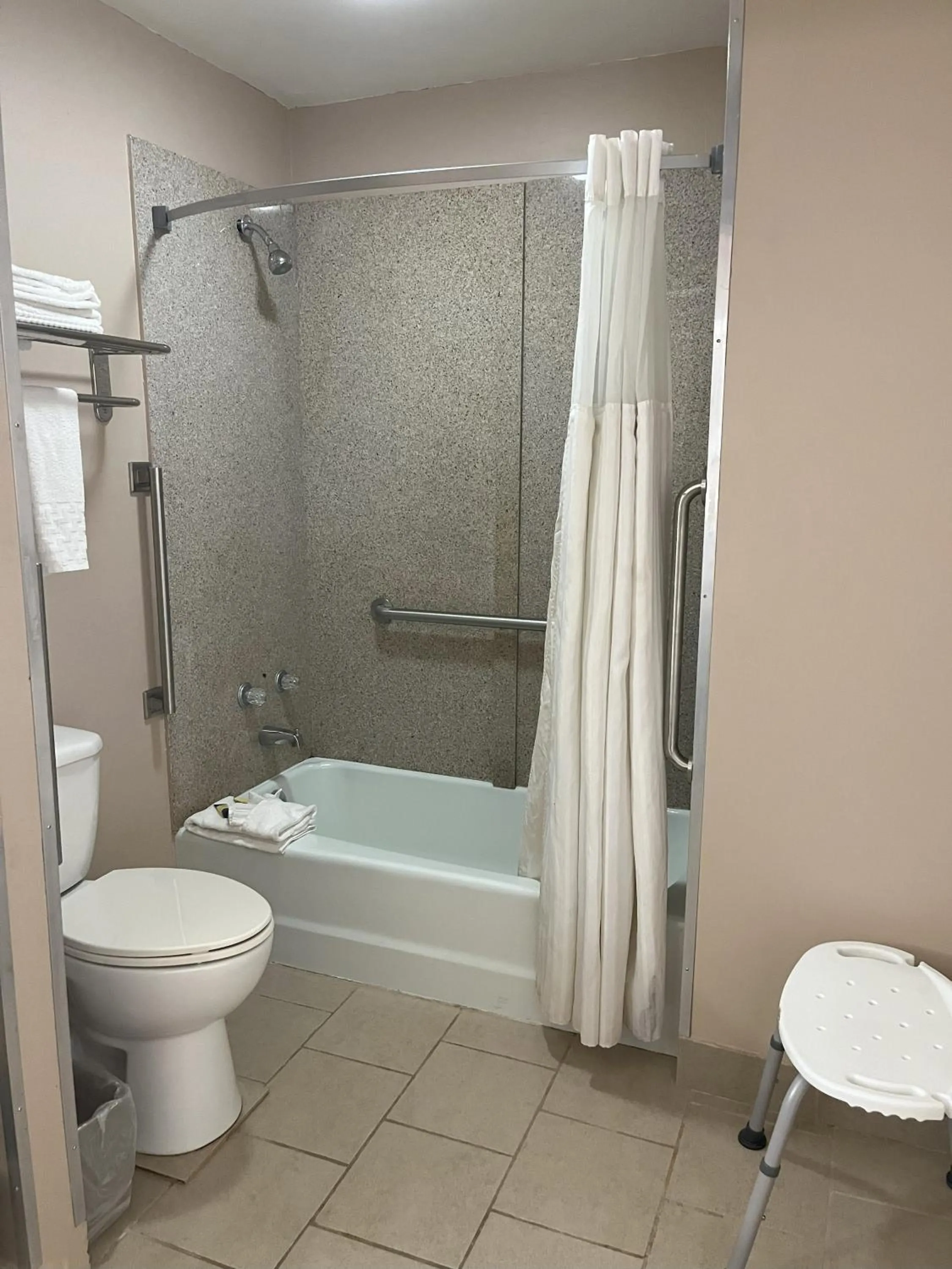 Shower in Pinetree Inn