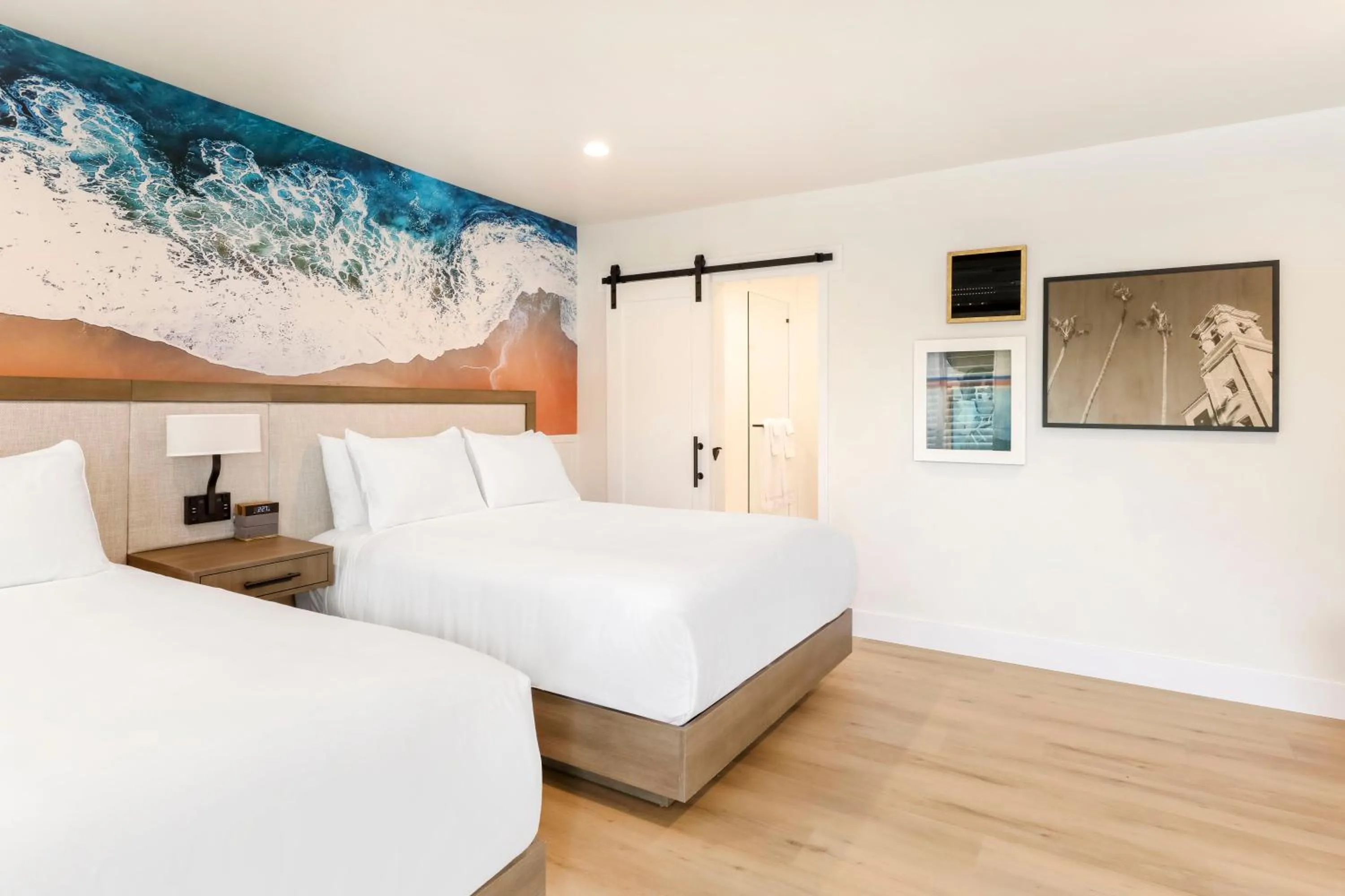 Bed in Del Mar Beach Hotel