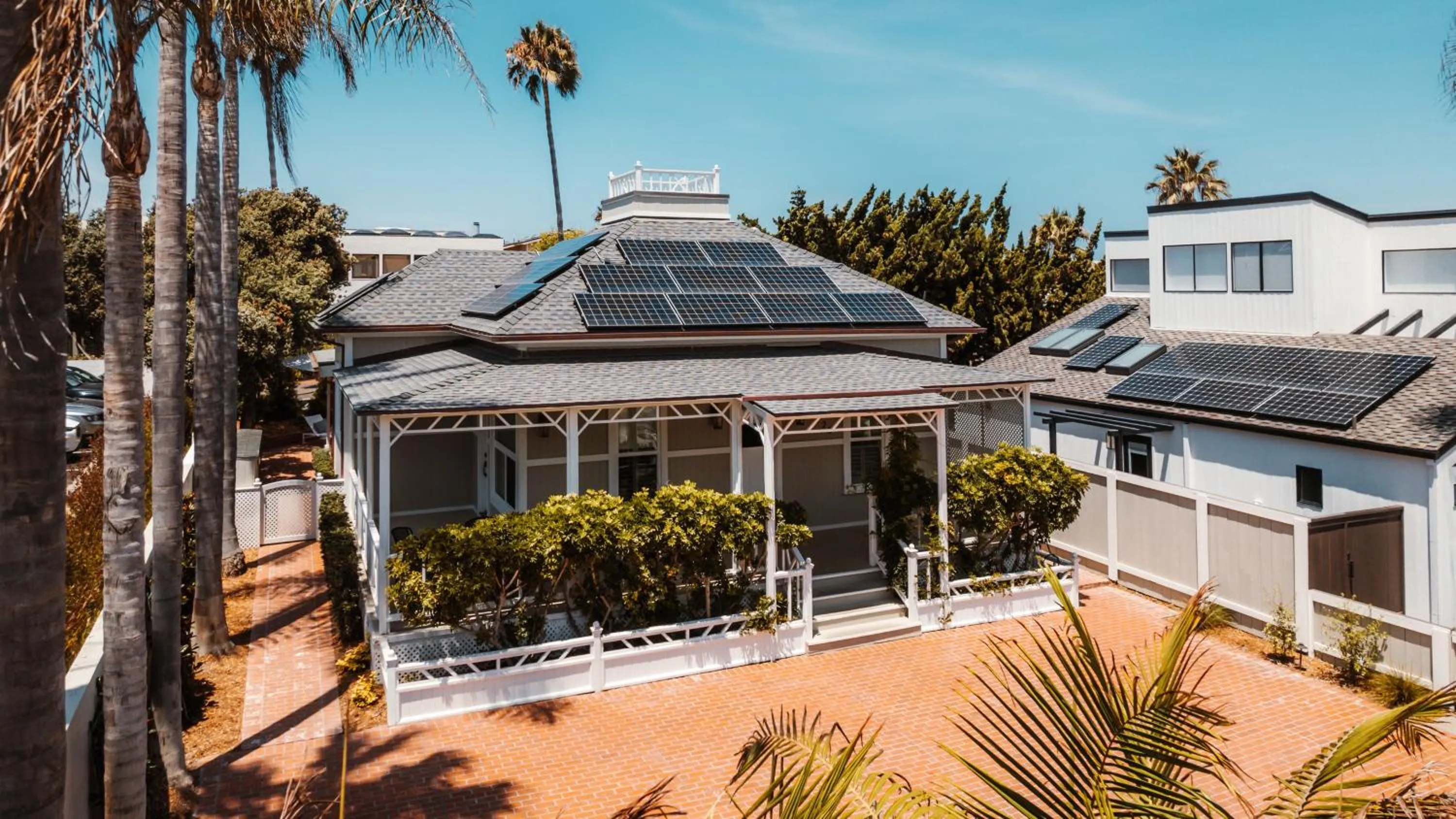Property building in Del Mar Beach Hotel