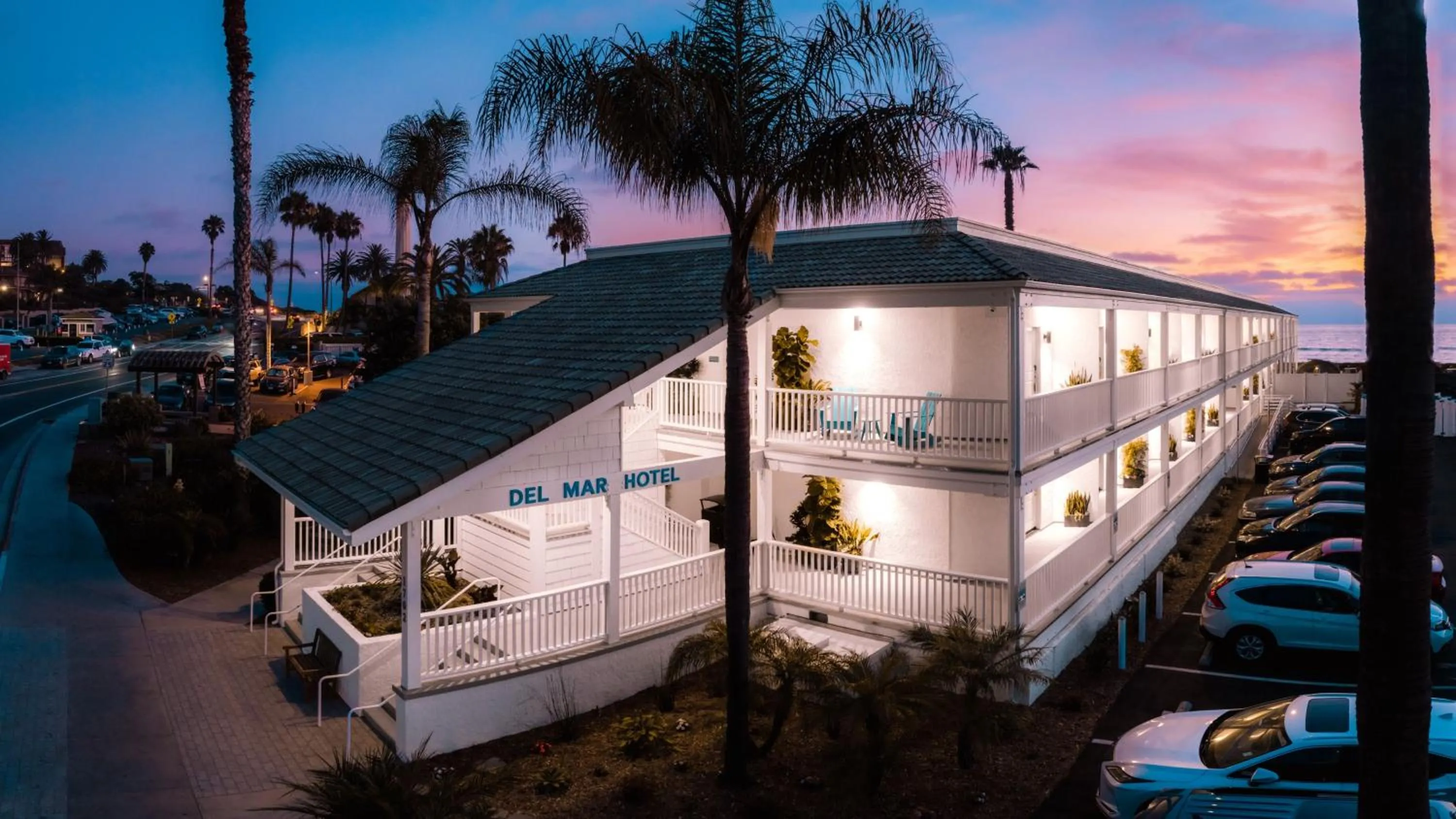 Property building in Del Mar Beach Hotel