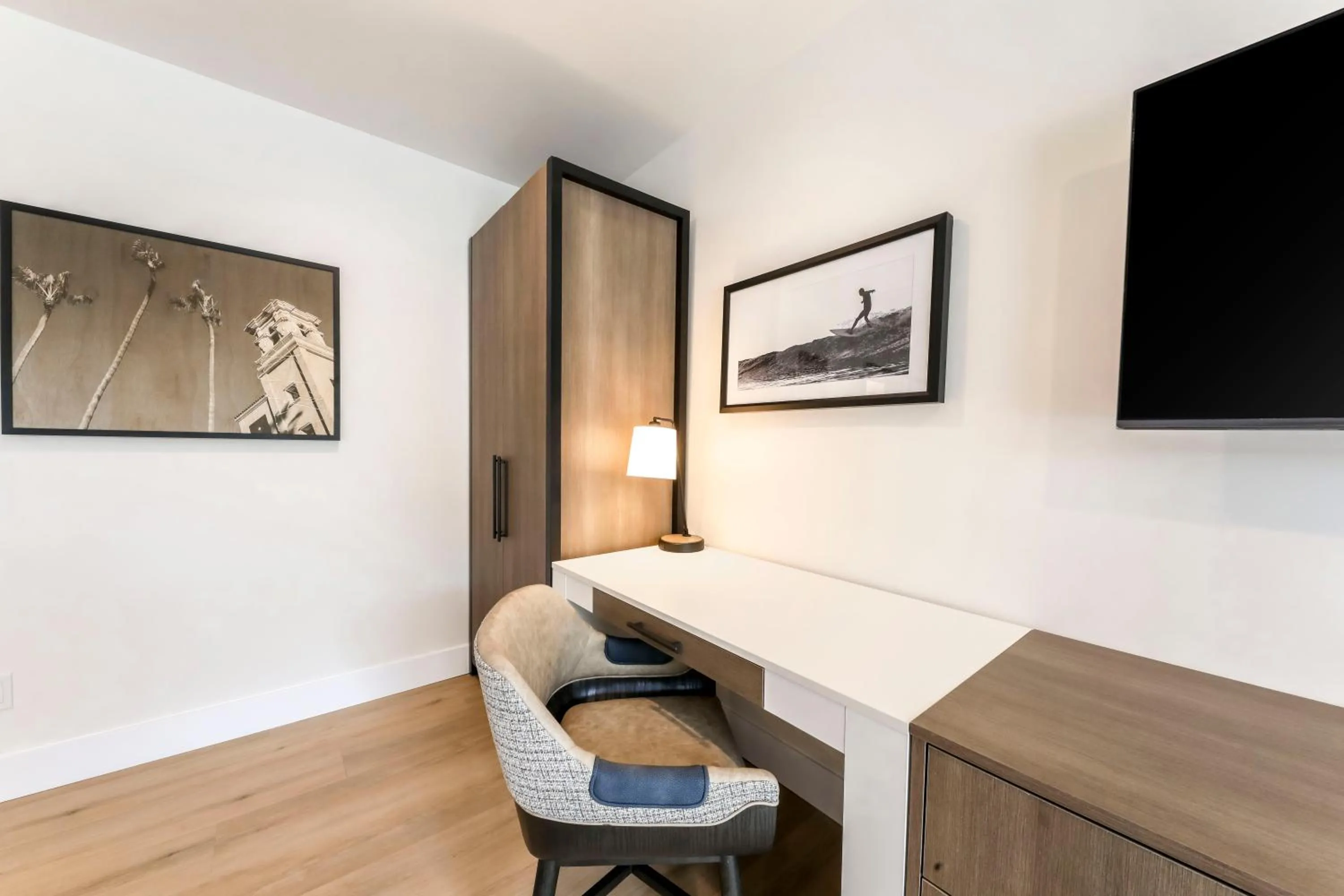 Photo of the whole room in Del Mar Beach Hotel