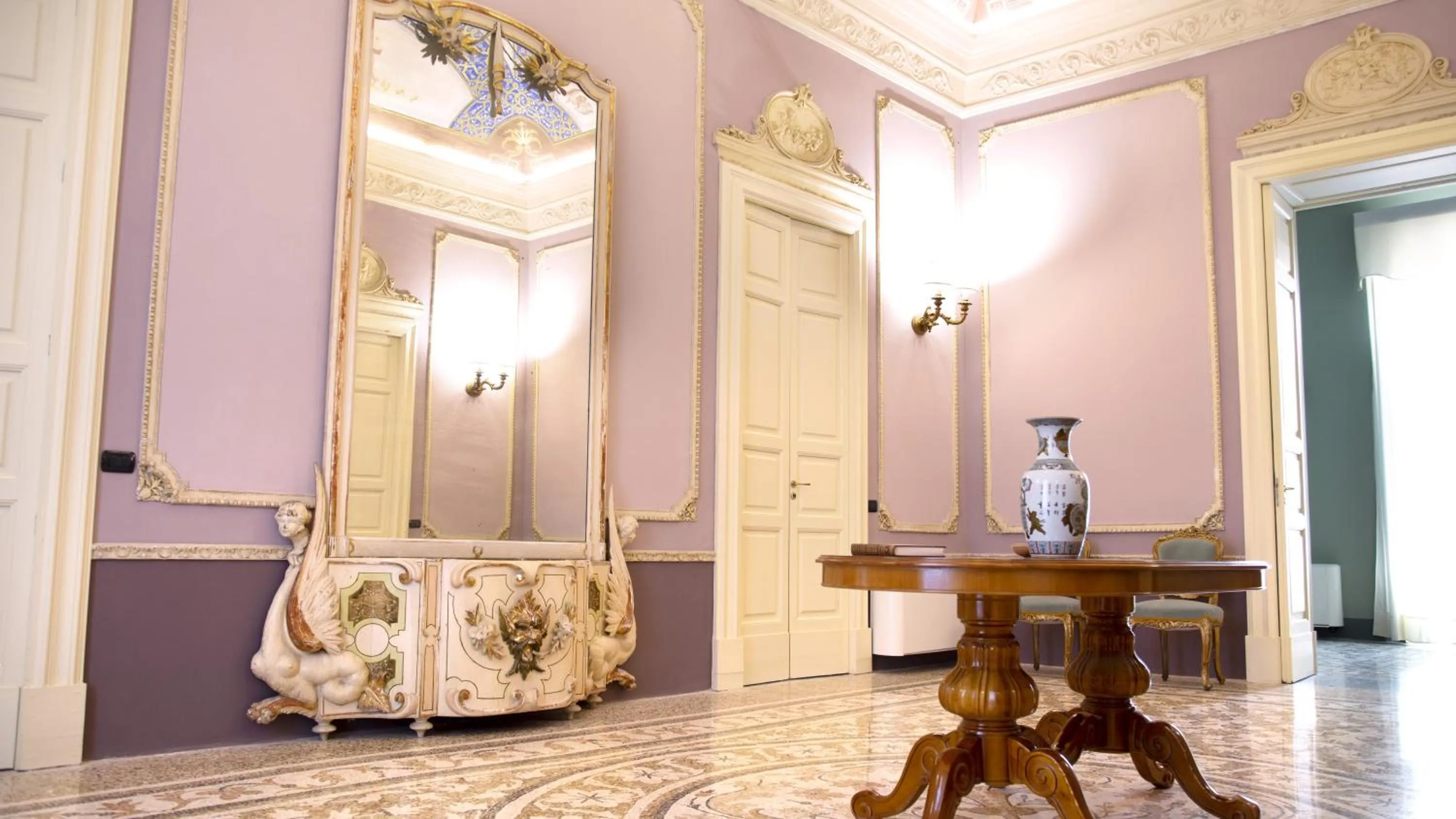 Communal lounge/ TV room in Palazzo Francesco Grassi