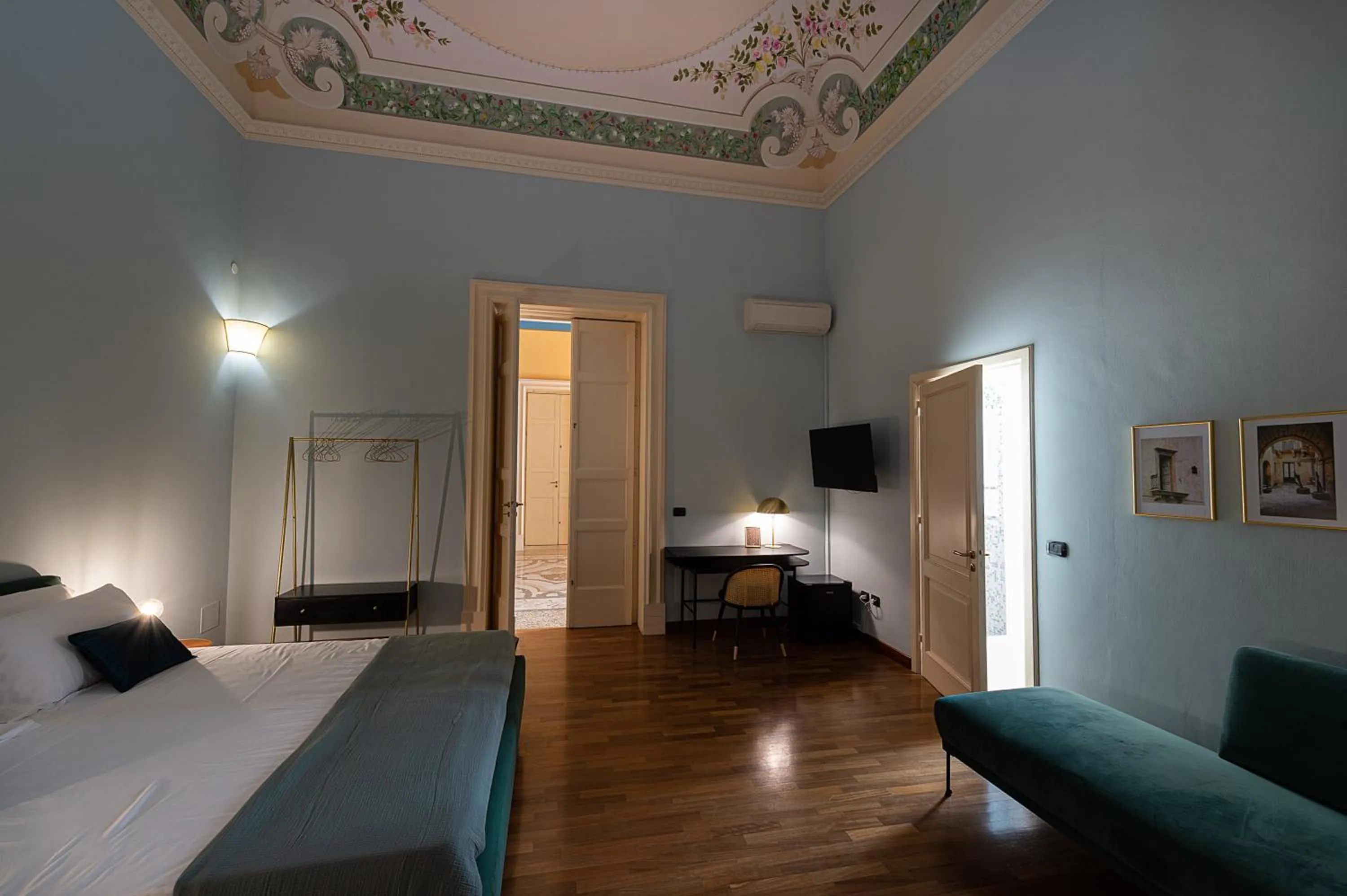 Photo of the whole room, Bed in Palazzo Francesco Grassi