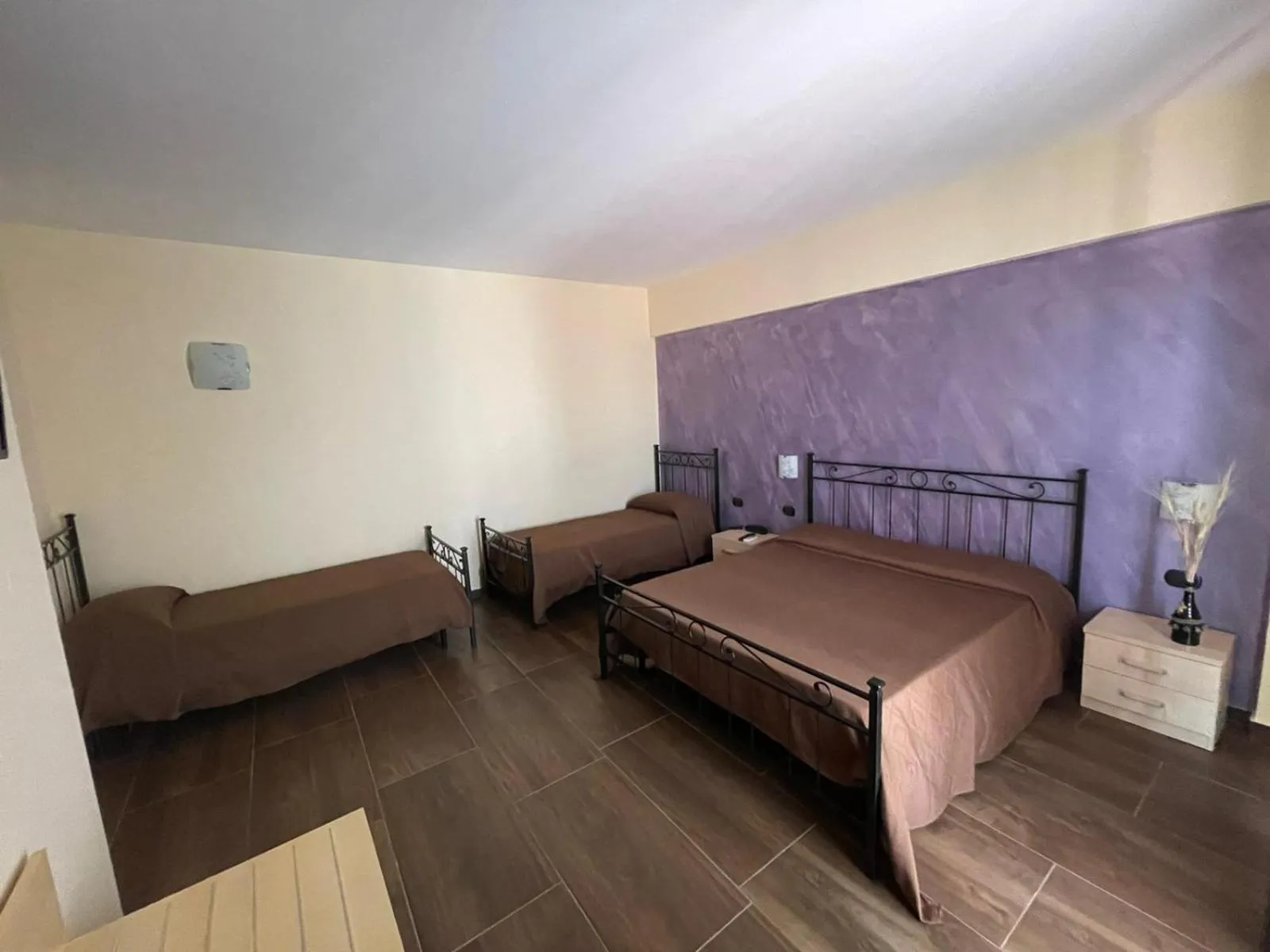 Photo of the whole room, Bed in Mimí Hotel