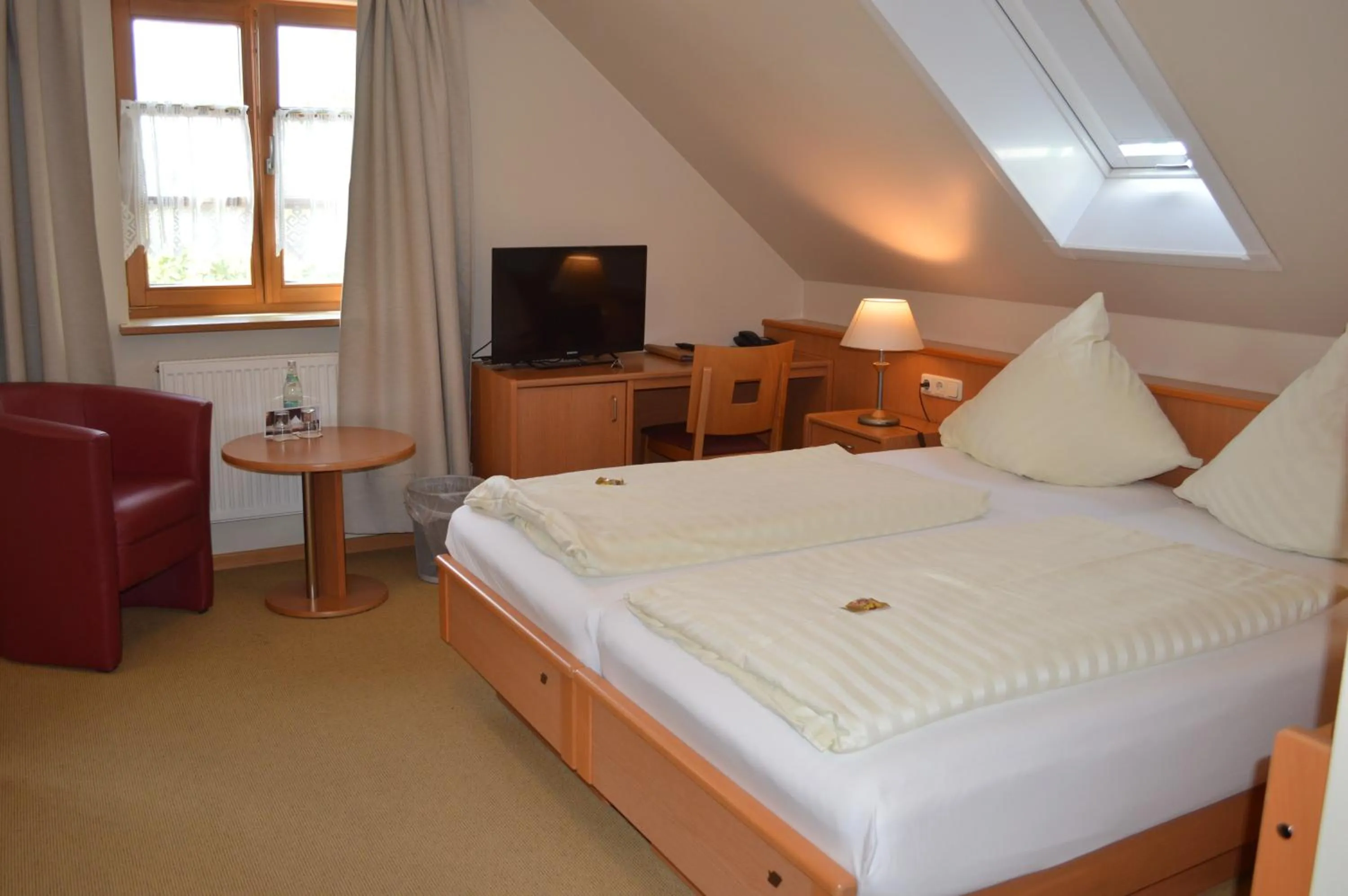 Photo of the whole room, Bed in Hotel Daimerwirt