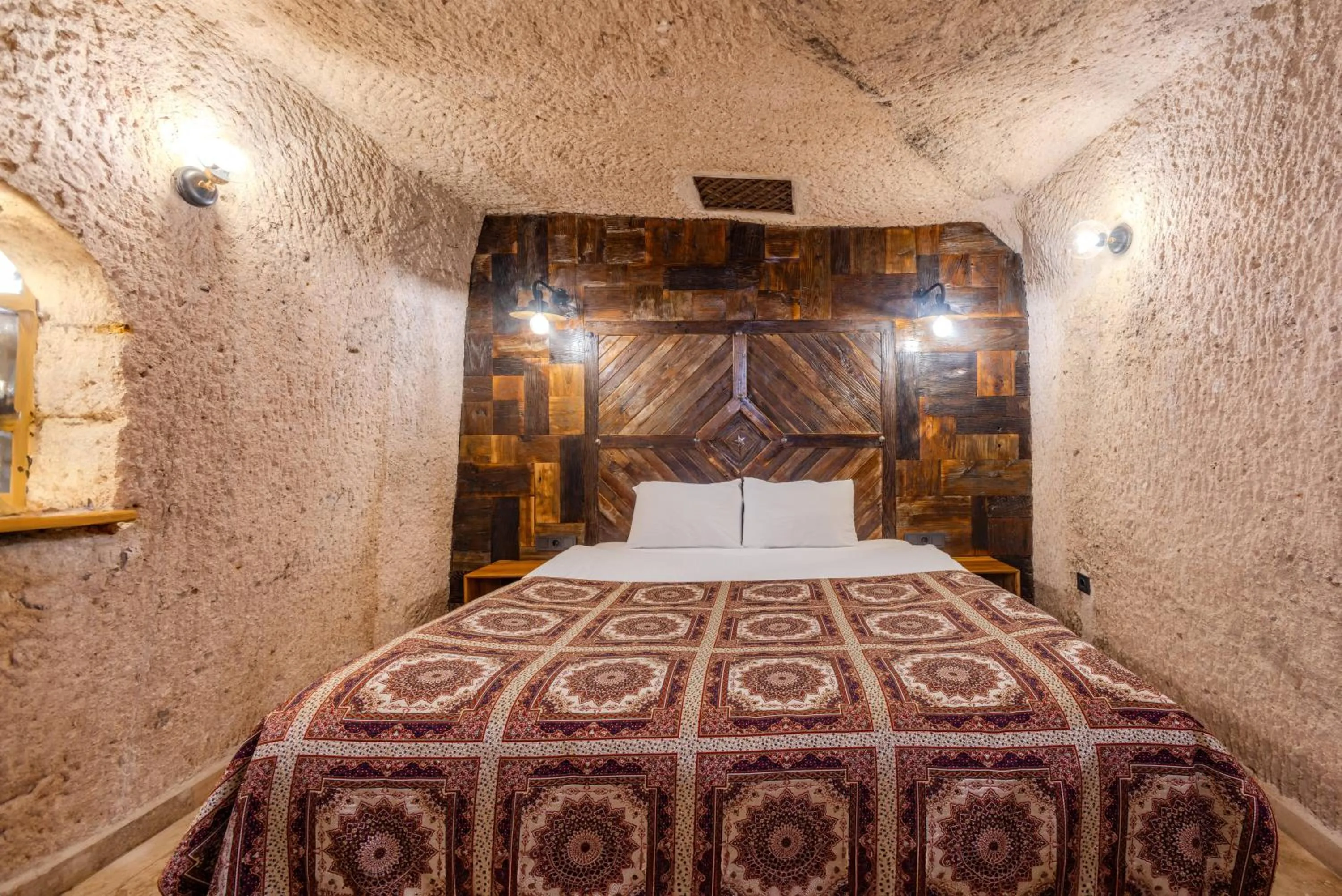 Bed in Vasıl Cave Hotel