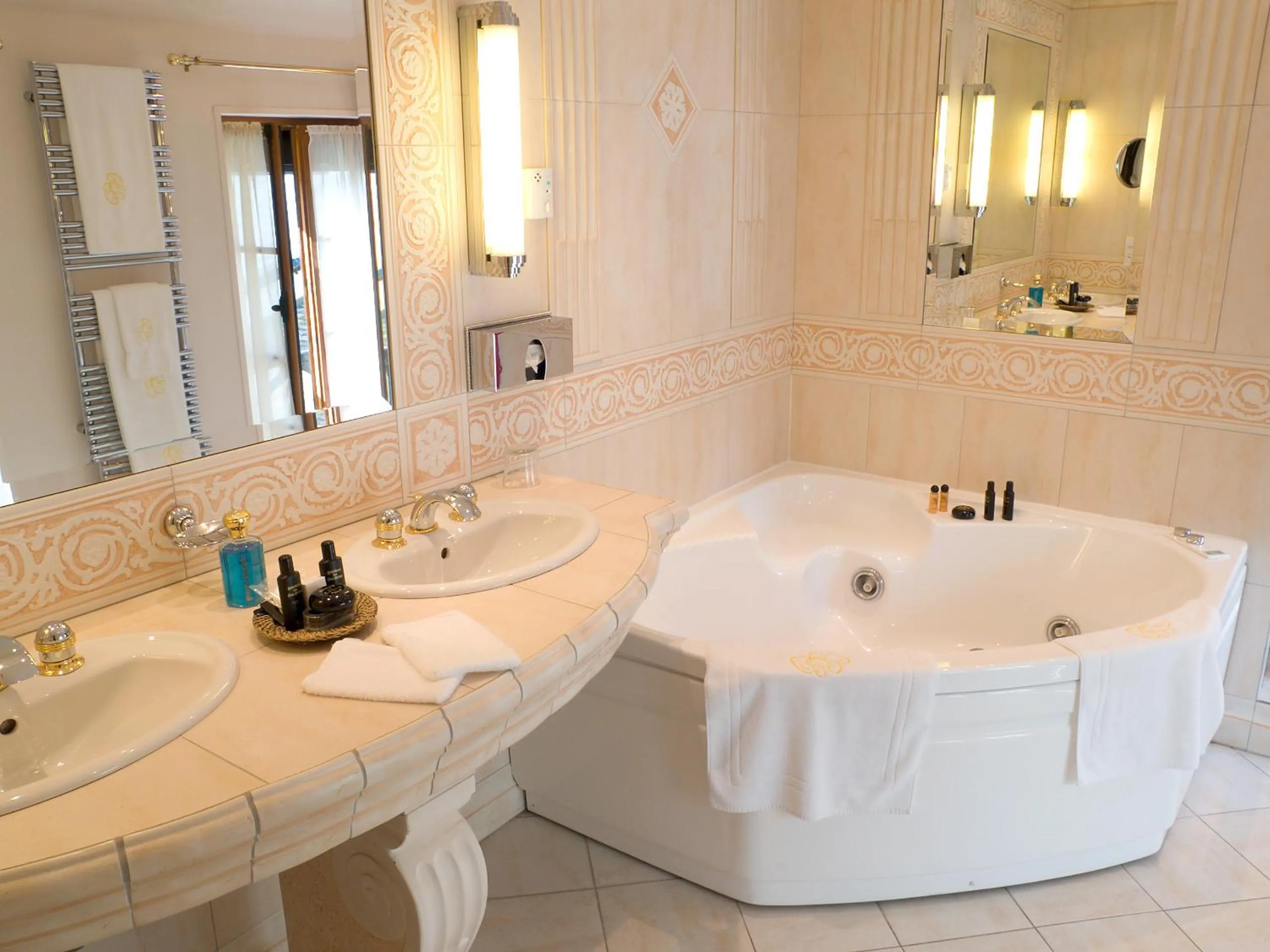 Bathroom in Hôtellerie Du Bas-Bréau