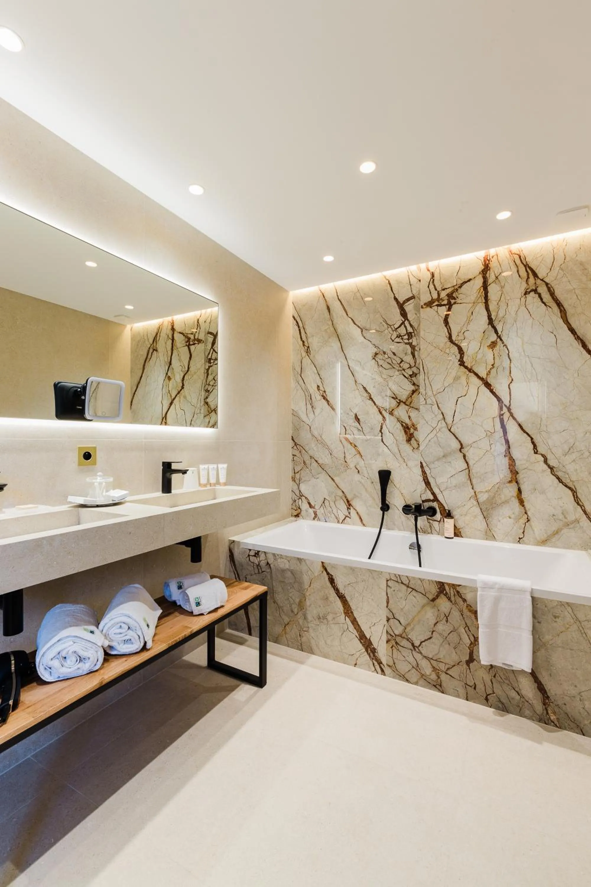 Bathroom in Hôtel Hélios