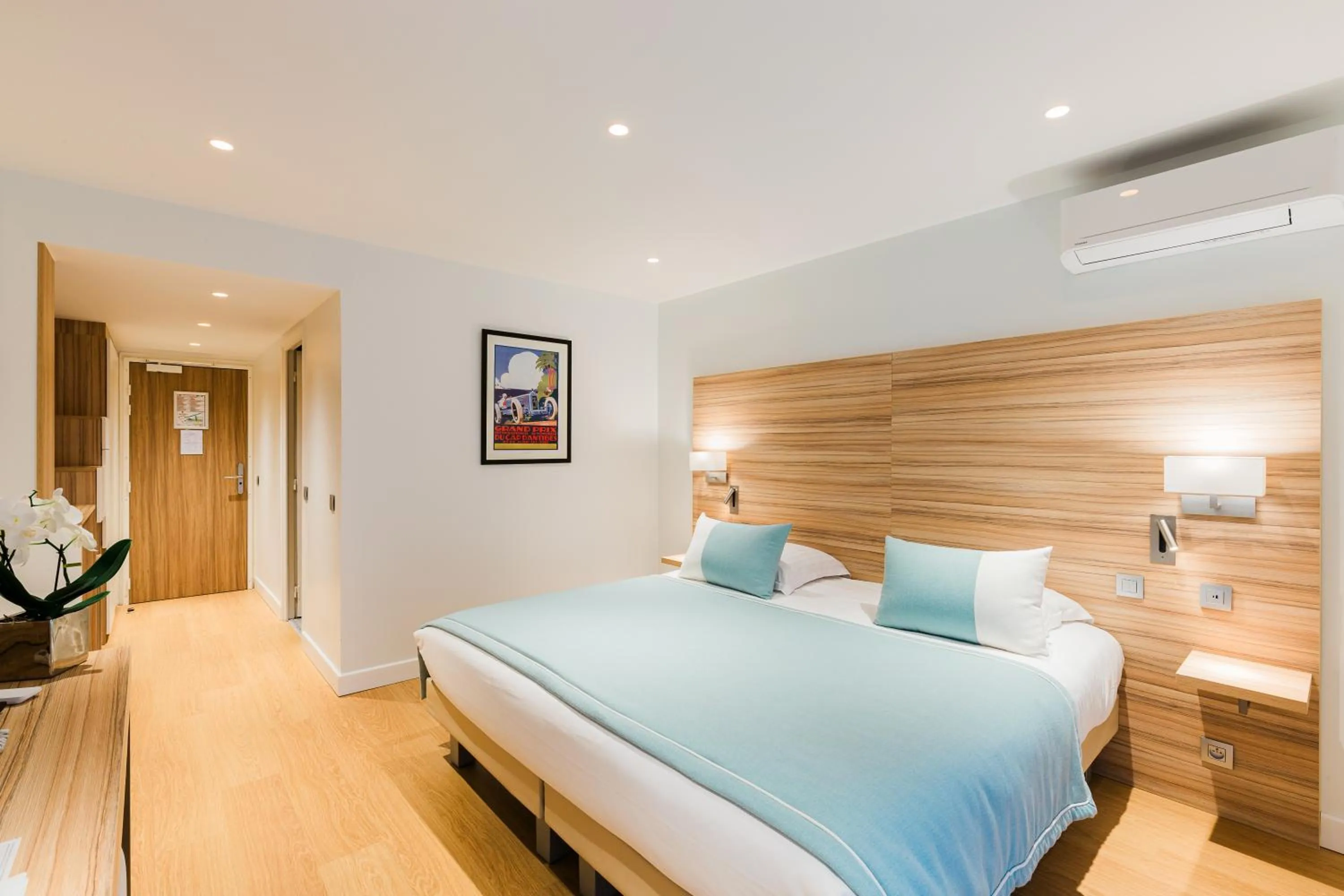 Bed in Hôtel Hélios